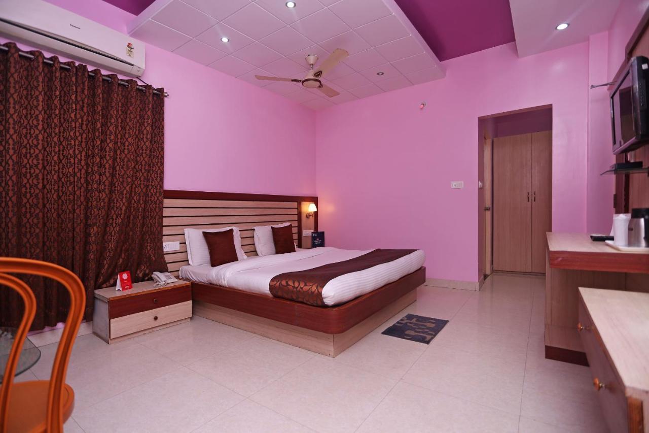 Oyo 10046 Swarna 3*