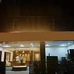 Hotel Home Town Near Temple And Beach