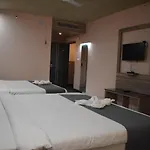 Hotel Vip Square