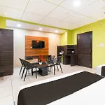 Super Townhouse Near Marine Drive