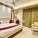 A Luxury Hotel K-U-B-E-R P-A-L-A-C-E - Fully Air Conditioned Hotel At Prime Location - Near Sea Beach And Temple - Hygiene & Spacious Room - With Wifi- Lift And Parking Facilities - Best Hotel In Puri