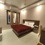 Hotel Home Town Puri Near Golden Beach And Temple - Fully-Air-Conditioned-With-Lift-Wifi-Home Style-Food Menu-And Parking Facilities - Book Now