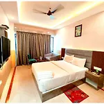 Hotel Dreamland Puri - All-Room-Sea-Facing-With-Attached-Balcony- New Marine Drive Road Puri - Lift-Wifi-Parking-Restaurant Facilities