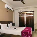 Hotel Uk Palace Puri Near Sea Beach Sea View Room - Luxury & Spacious Room - Near Temple With Prime Location Wifi- Lift And Parking Facilities - Book Now