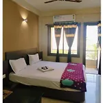 Hotel Uk Palace Puri Near Sea Beach Sea View Room - Luxury & Spacious Room - Near Temple With Prime Location Wifi- Lift And Parking Facilities - Book Now