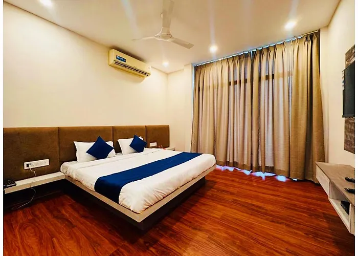 Sea Beach Hotel K I N G R E S O R T Near Sea Beach And Garden