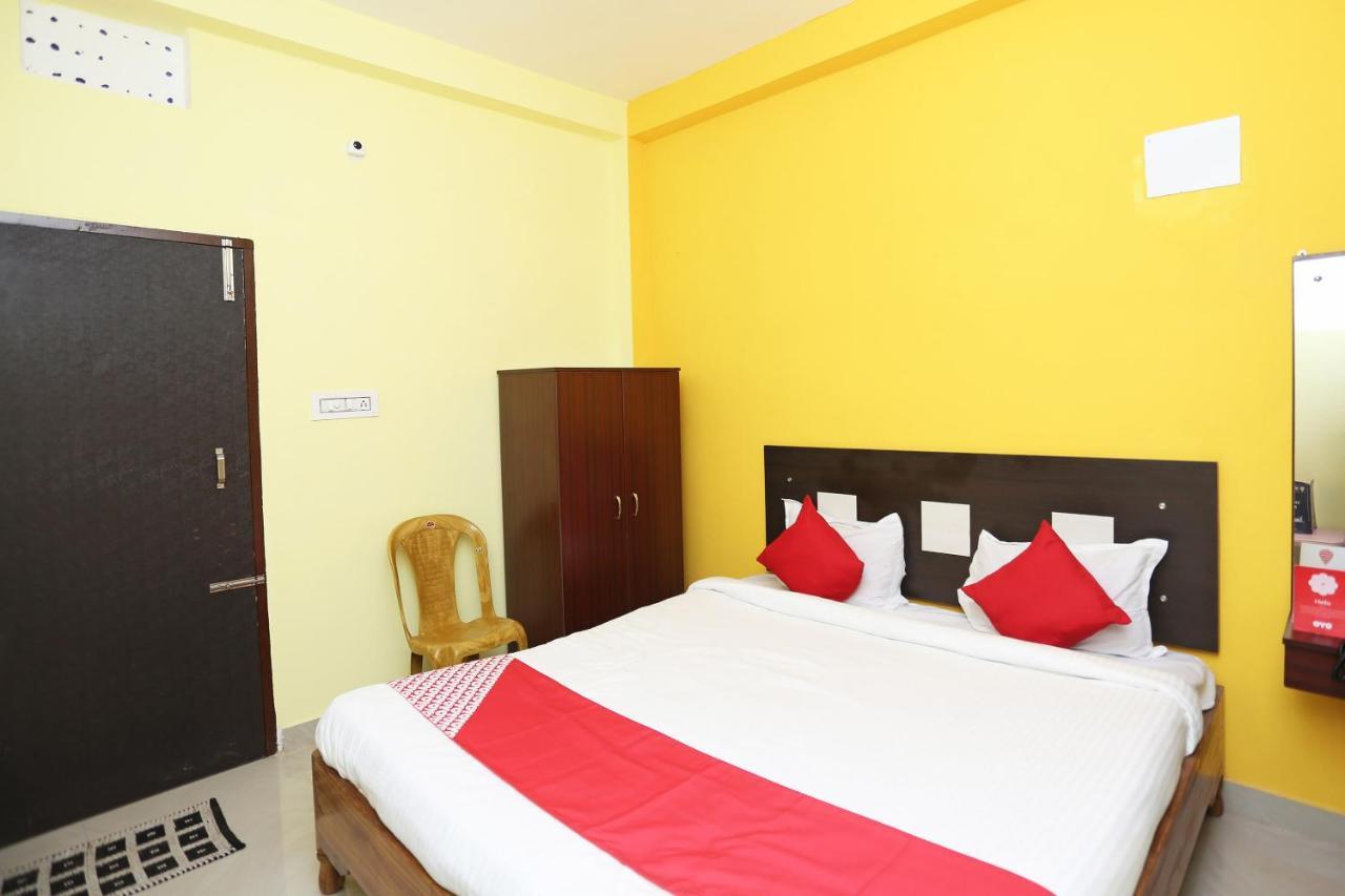 Oyo 26560 Blue Moon International Hotel