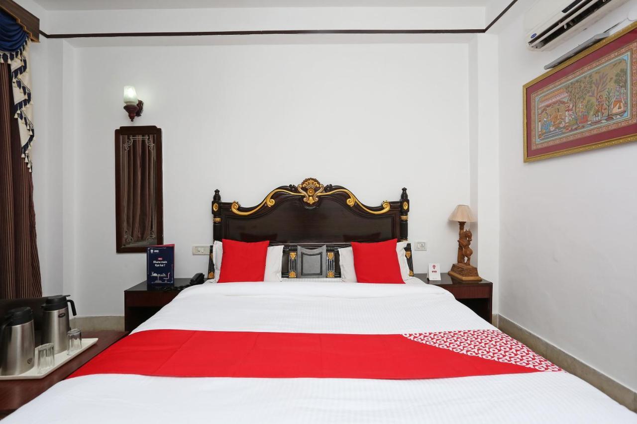 Oyo Capital O 5879 Radha Damodar Residency Puri