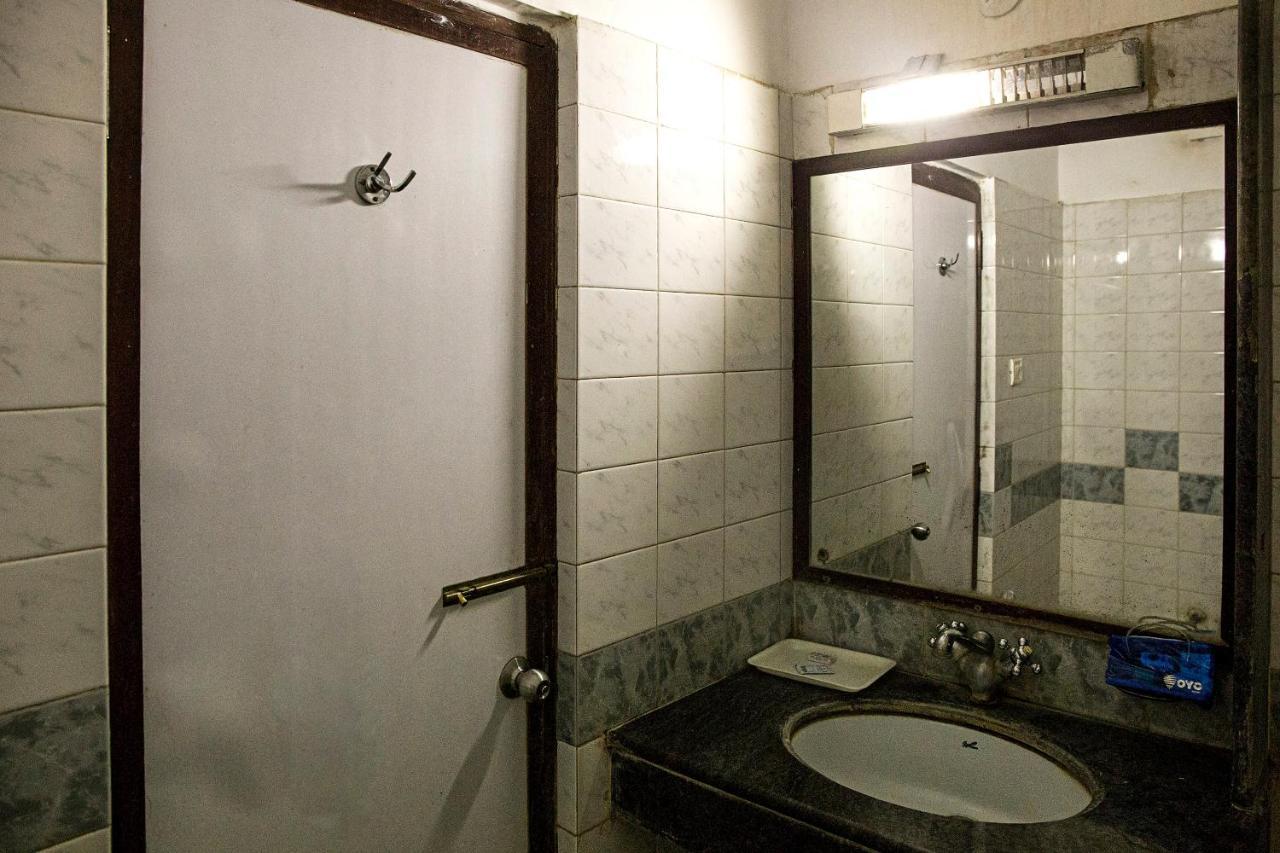 Oyo Capital O 5879 Radha Damodar Residency Hotel Puri