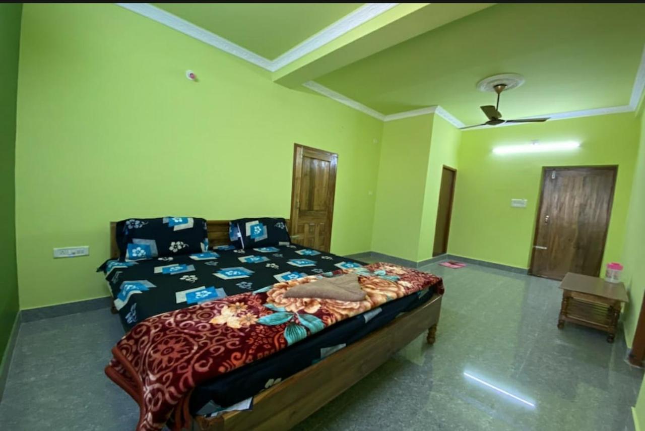 Neelachal Nibasa Hotel *