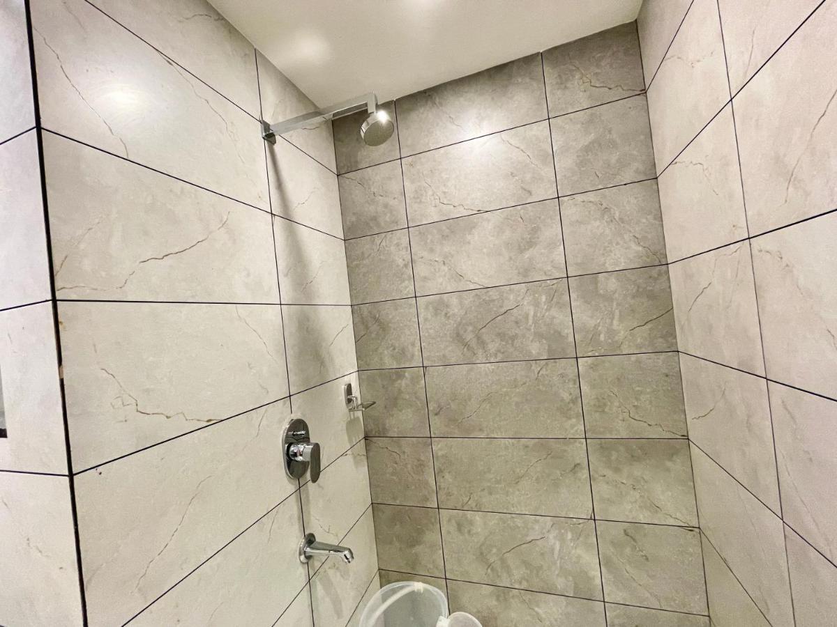 Rockbay ! Puri, Swimming Pool-lift-and-parking-facility Near Sea Beach & Temple Breakfast Included