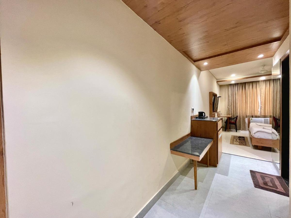 Rockbay ! Puri, Swimming Pool-lift-and-parking-facility Near Sea Beach & Temple Breakfast Included Puri