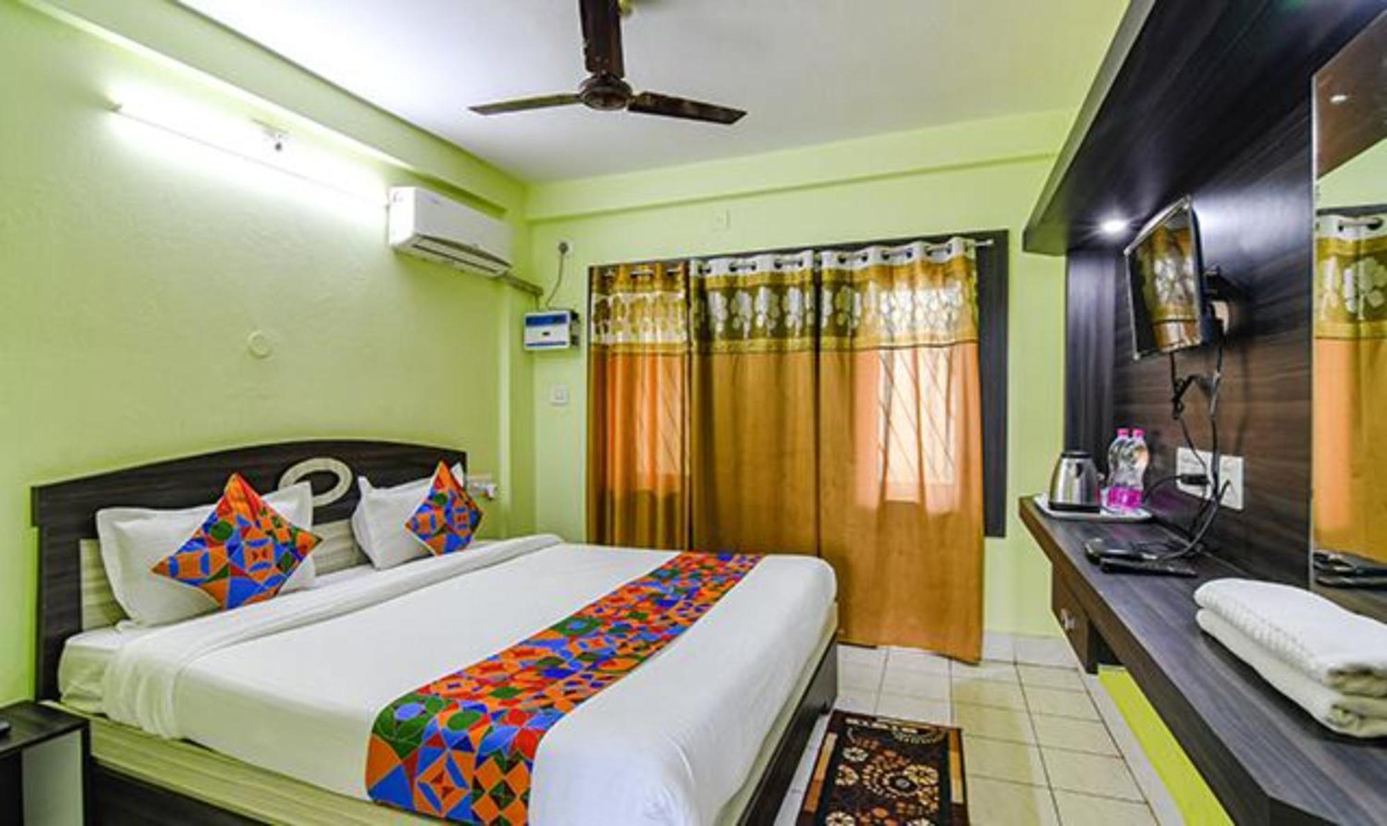 Luxury Sea View - Bollywood 2 Beach View হোটেল বলিউড 2 বিচ ভিউ পুরী- Fully-air-conditioned-hotel Card Payment Accepted Near-sea-beach-&-temple With-wifi-parking-and Restaurant-availability- All Side Sea View - Book Now Puri