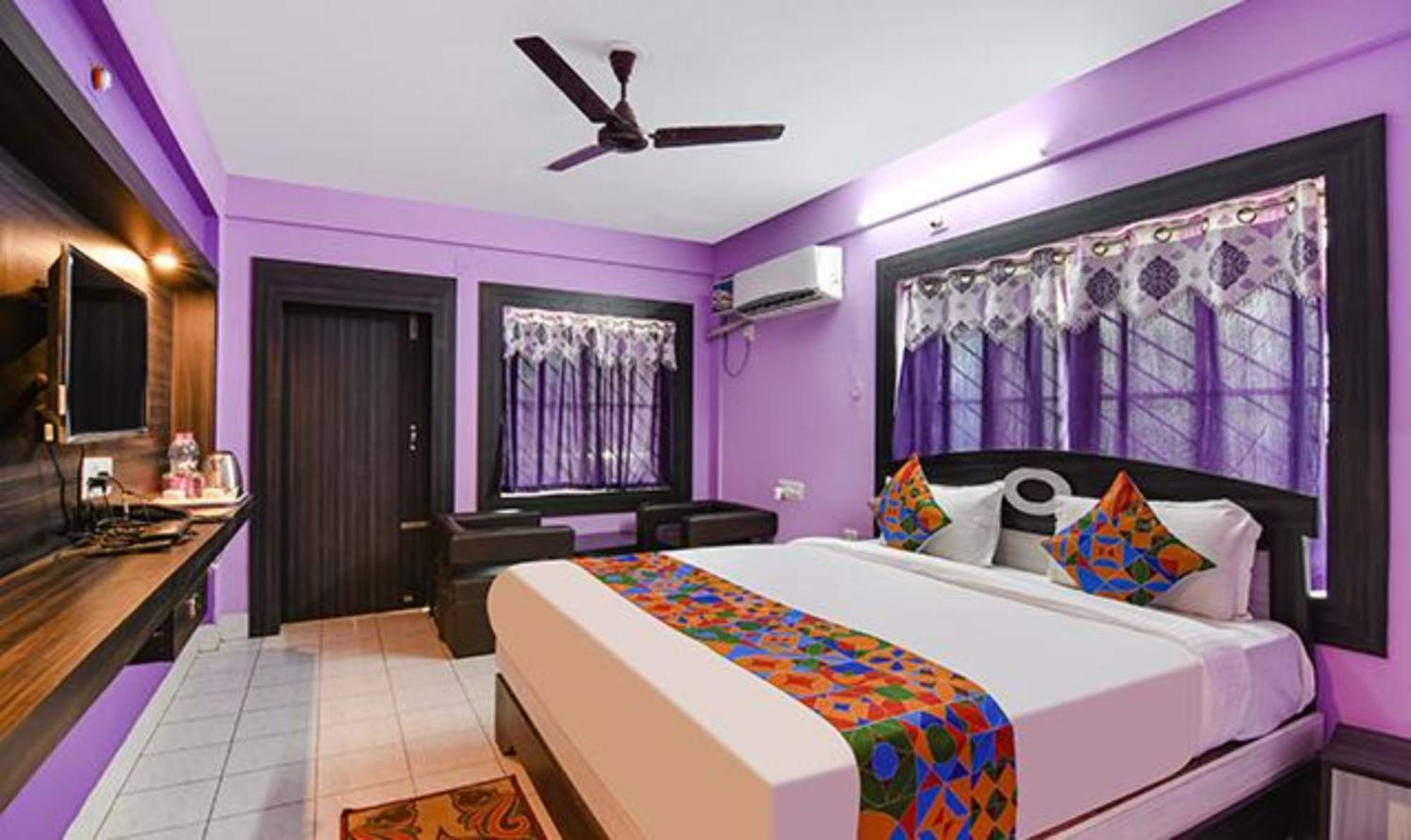 Hotel Luxury Sea View - Bollywood 2 Beach View হোটেল বলিউড 2 বিচ ভিউ পুরী- Fully-air-conditioned-hotel Card Payment Accepted Near-sea-beach-&-temple With-wifi-parking-and Restaurant-availability- All Side Sea View - Book Now Puri
