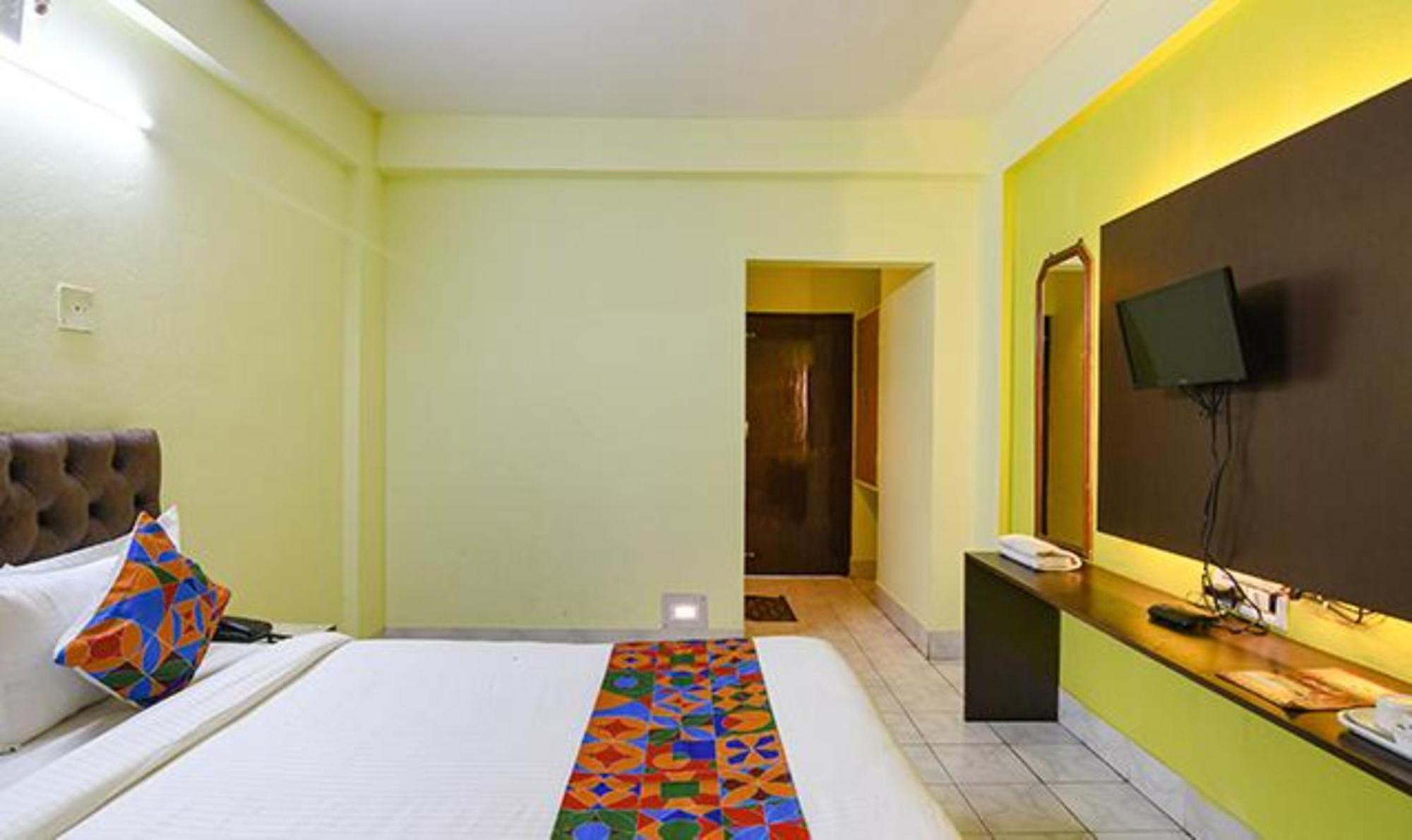 Luxury Sea View - Bollywood 2 Beach View হোটেল বলিউড 2 বিচ ভিউ পুরী- Fully-air-conditioned-hotel Card Payment Accepted Near-sea-beach-&-temple With-wifi-parking-and Restaurant-availability- All Side Sea View - Book Now 4*