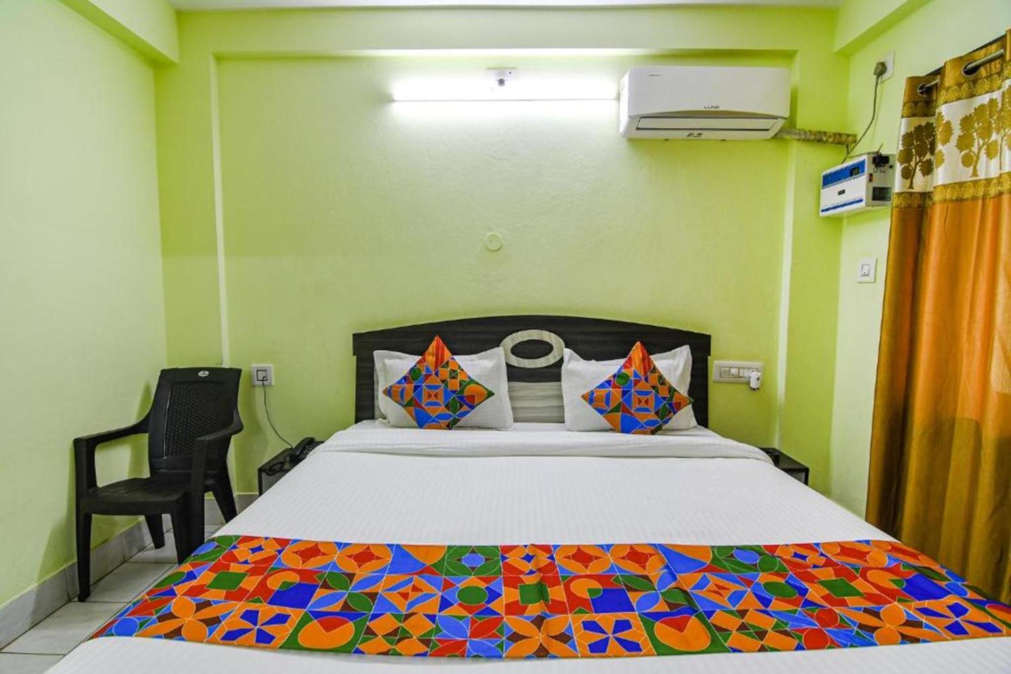 Luxury Sea View - Bollywood 2 Beach View হোটেল বলিউড 2 বিচ ভিউ পুরী- Fully-air-conditioned-hotel Card Payment Accepted Near-sea-beach-&-temple With-wifi-parking-and Restaurant-availability- All Side Sea View - Book Now 4* Puri