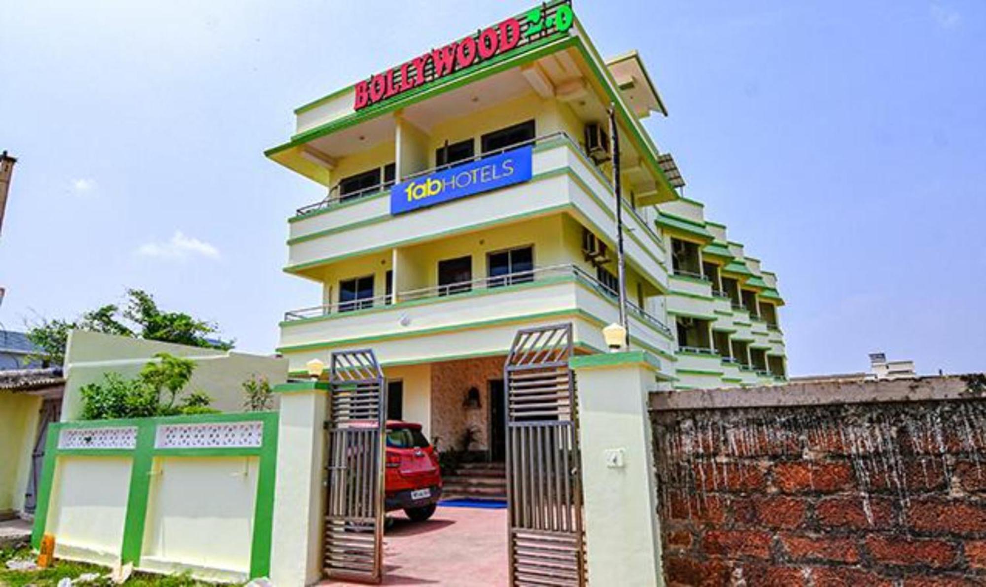 Luxury Sea View - Bollywood 2 Beach View হোটেল বলিউড 2 বিচ ভিউ পুরী- Fully-air-conditioned-hotel Card Payment Accepted Near-sea-beach-&-temple With-wifi-parking-and Restaurant-availability- All Side Sea View - Book Now Hotel 4*