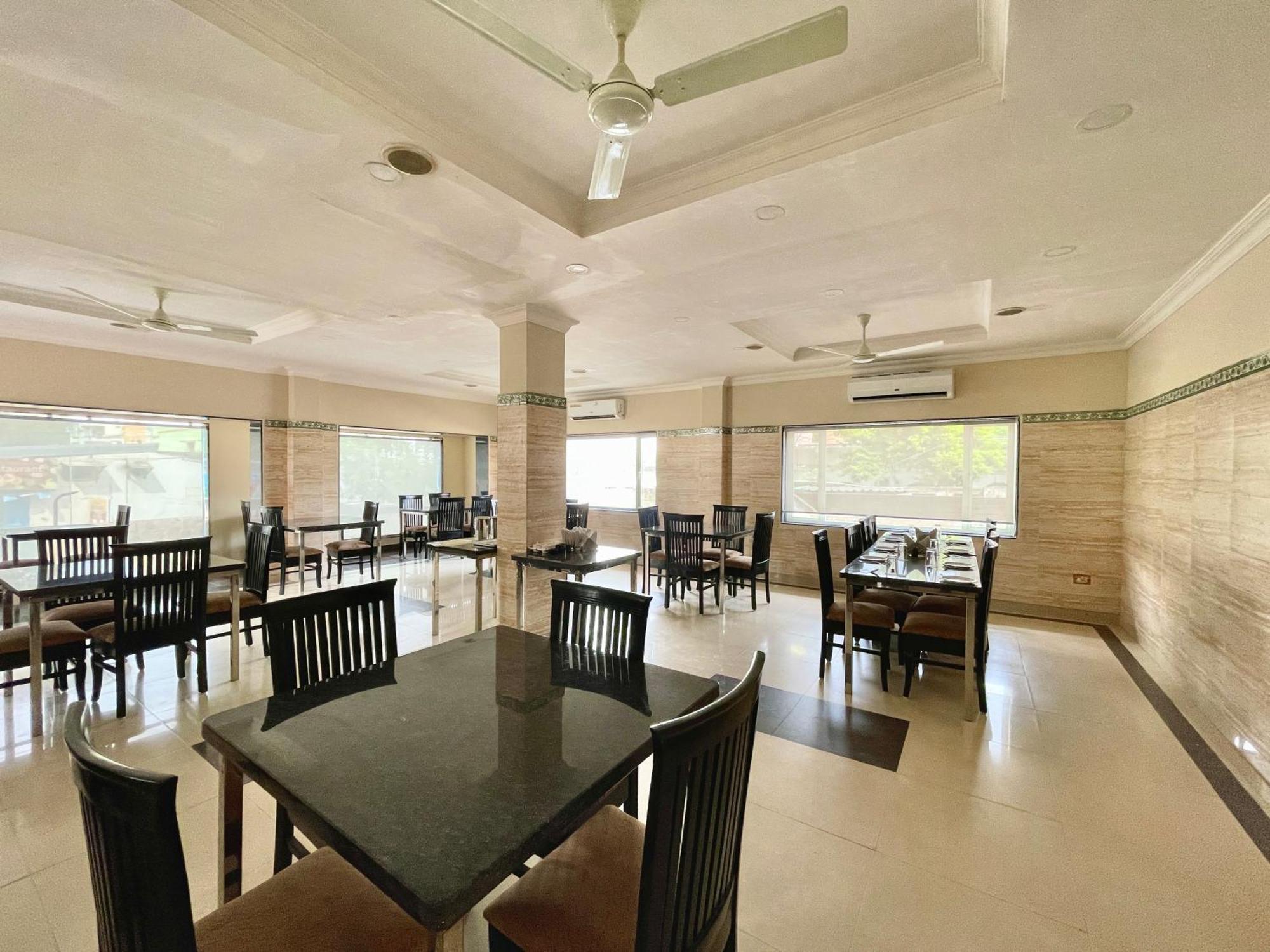 Rockbay ! Puri, Swimming Pool-lift-and-parking-facility Near Sea Beach & Temple Breakfast Included 4*