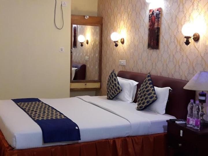 Hotel Sapphire International - !