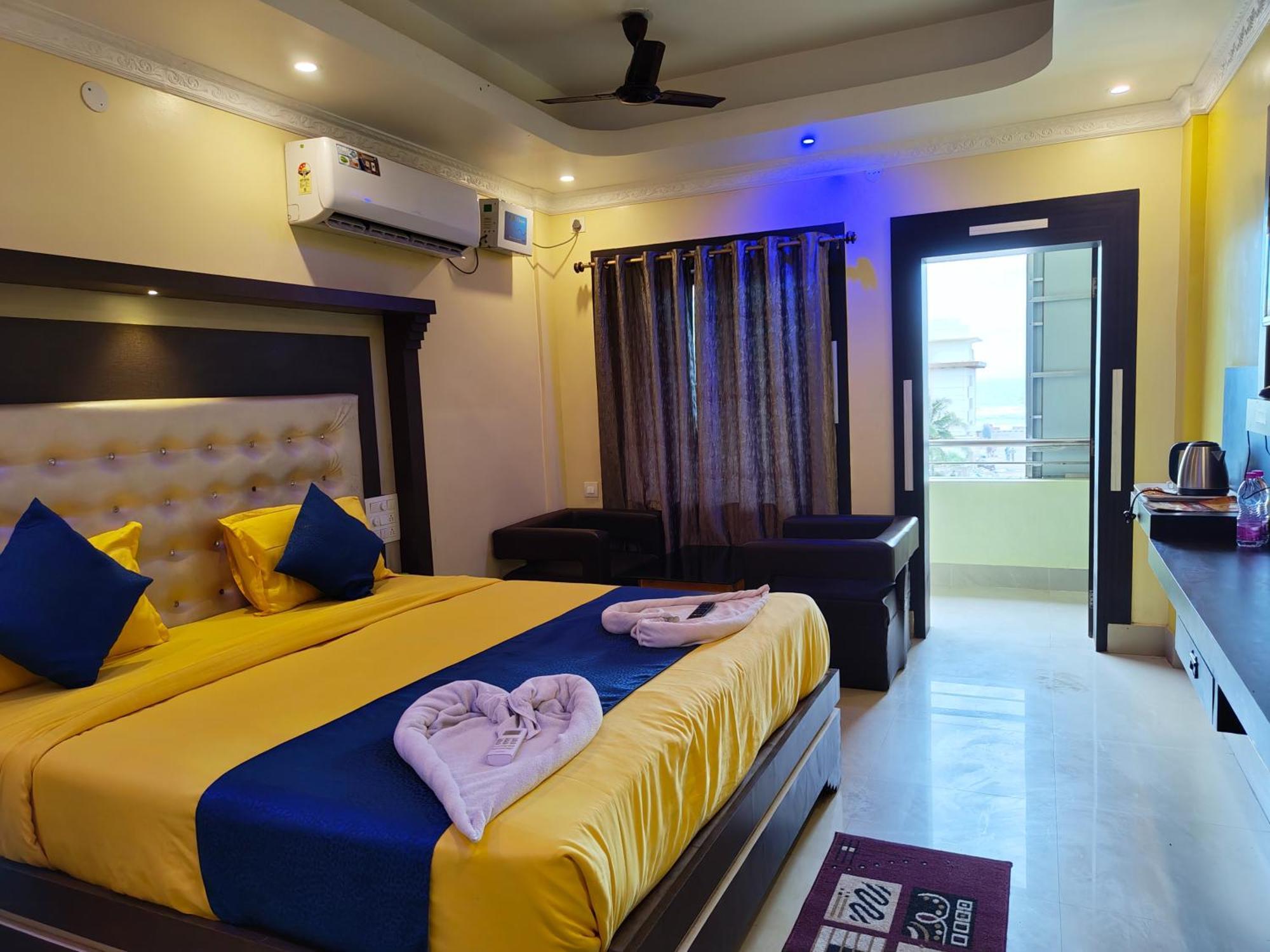 Luxury Sea View - Bollywood 2 Beach View হোটেল বলিউড 2 বিচ ভিউ পুরী- Fully-air-conditioned-hotel Card Payment Accepted Near-sea-beach-&-temple With-wifi-parking-and Restaurant-availability- All Side Sea View - Book Now Puri