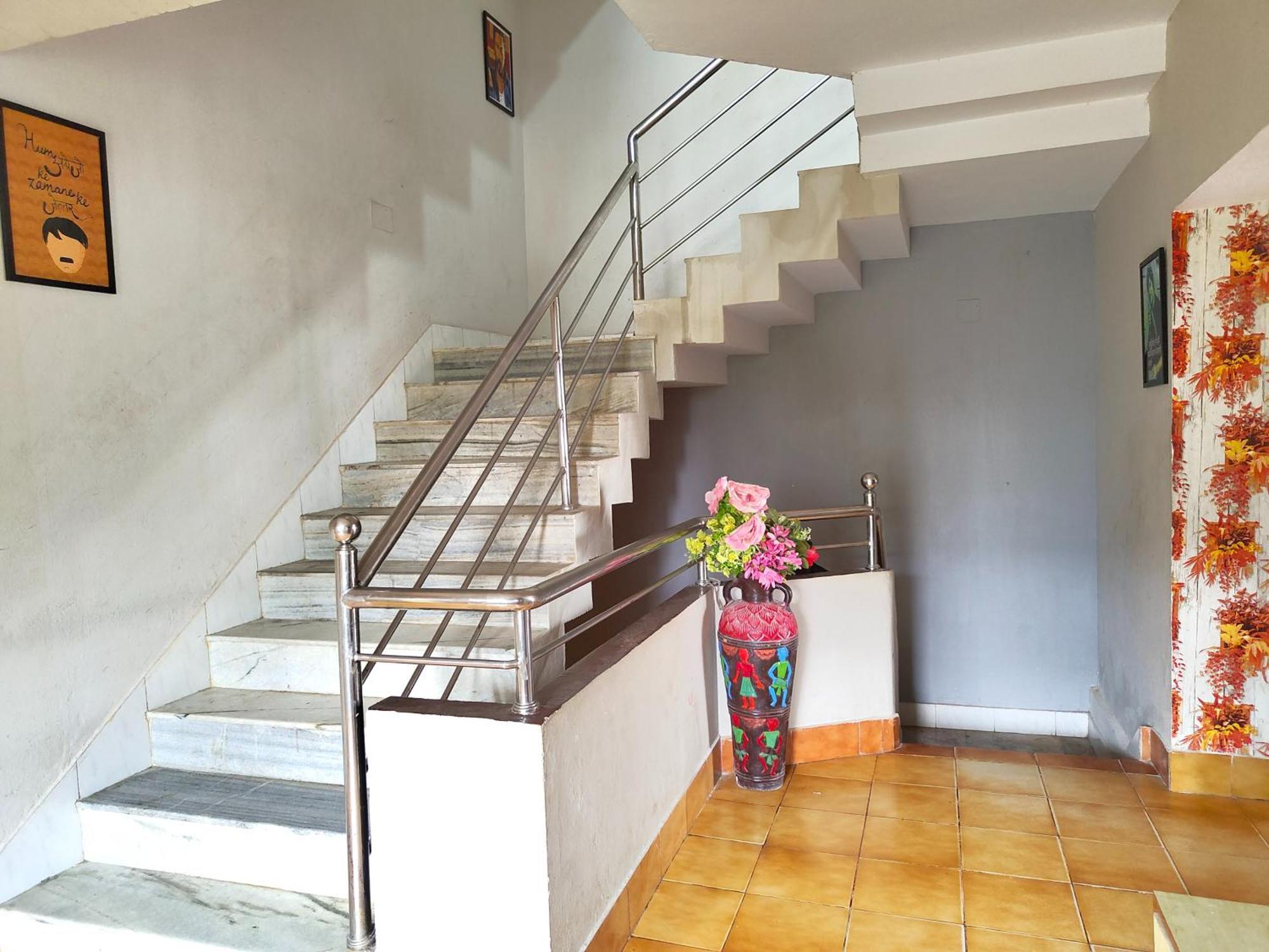 Hotel Luxury Sea View - Bollywood 2 Beach View হোটেল বলিউড 2 বিচ ভিউ পুরী- Fully-air-conditioned-hotel Card Payment Accepted Near-sea-beach-&-temple With-wifi-parking-and Restaurant-availability- All Side Sea View - Book Now
