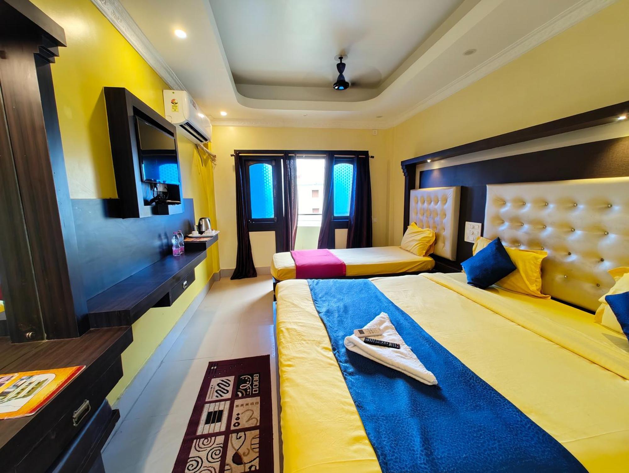 Luxury Sea View - Bollywood 2 Beach View হোটেল বলিউড 2 বিচ ভিউ পুরী- Fully-air-conditioned-hotel Card Payment Accepted Near-sea-beach-&-temple With-wifi-parking-and Restaurant-availability- All Side Sea View - Book Now Hotel 4*