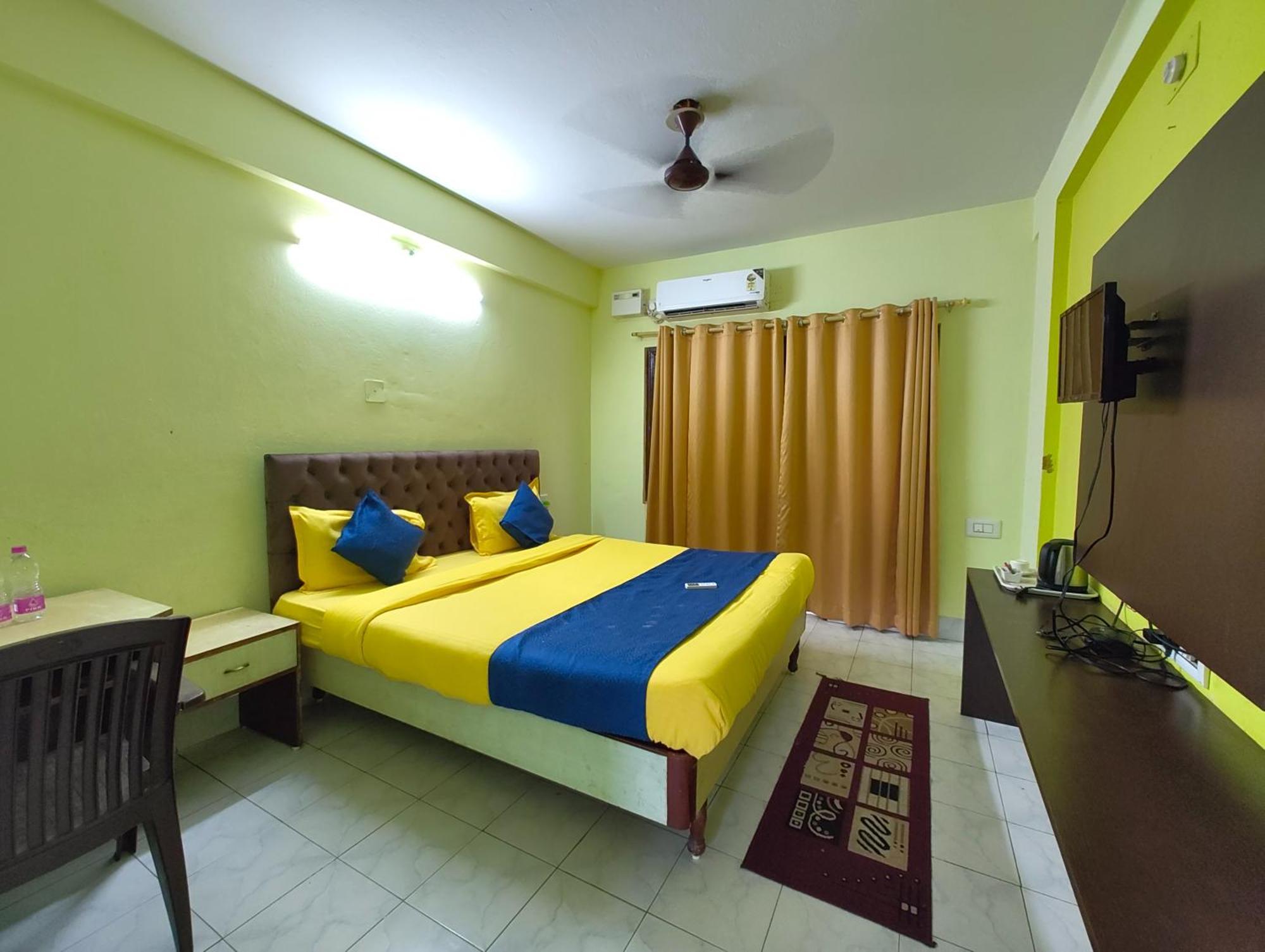 Luxury Sea View - Bollywood 2 Beach View হোটেল বলিউড 2 বিচ ভিউ পুরী- Fully-air-conditioned-hotel Card Payment Accepted Near-sea-beach-&-temple With-wifi-parking-and Restaurant-availability- All Side Sea View - Book Now