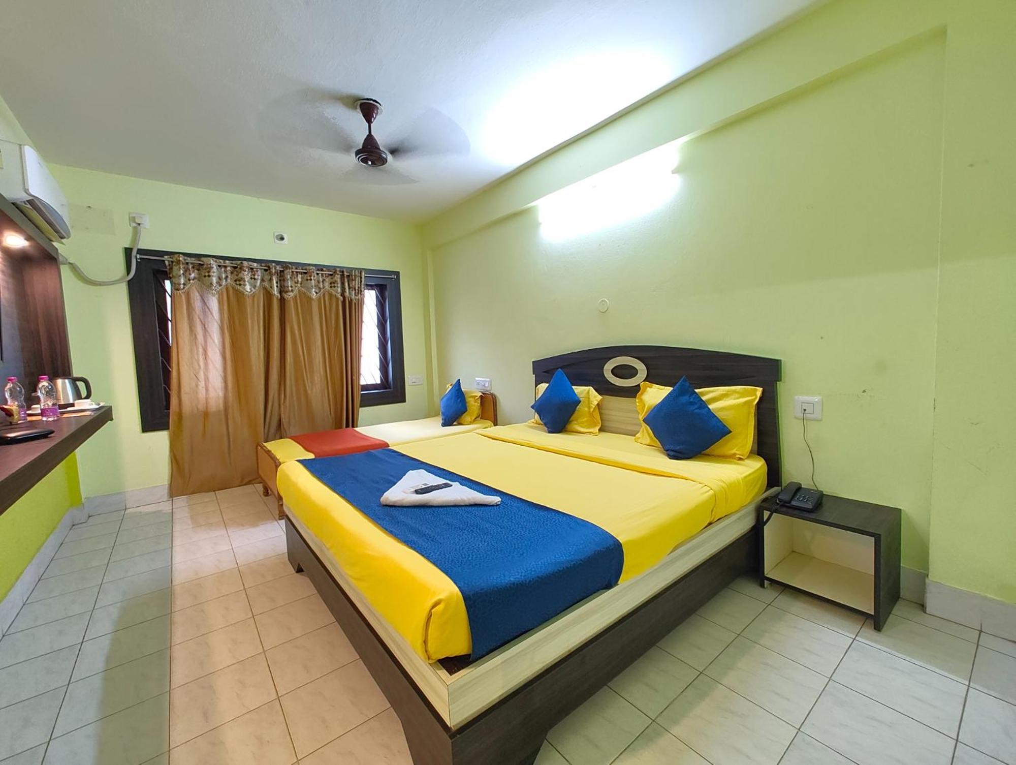 Luxury Sea View - Bollywood 2 Beach View হোটেল বলিউড 2 বিচ ভিউ পুরী- Fully-air-conditioned-hotel Card Payment Accepted Near-sea-beach-&-temple With-wifi-parking-and Restaurant-availability- All Side Sea View - Book Now Puri