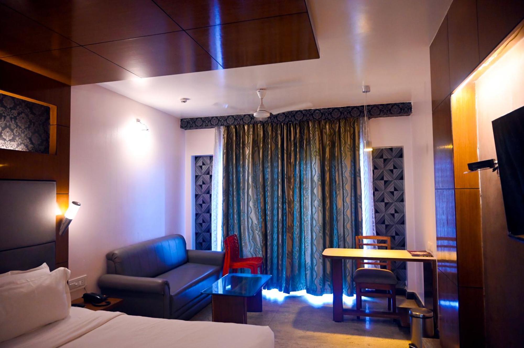 Jamindars Palace Hotel