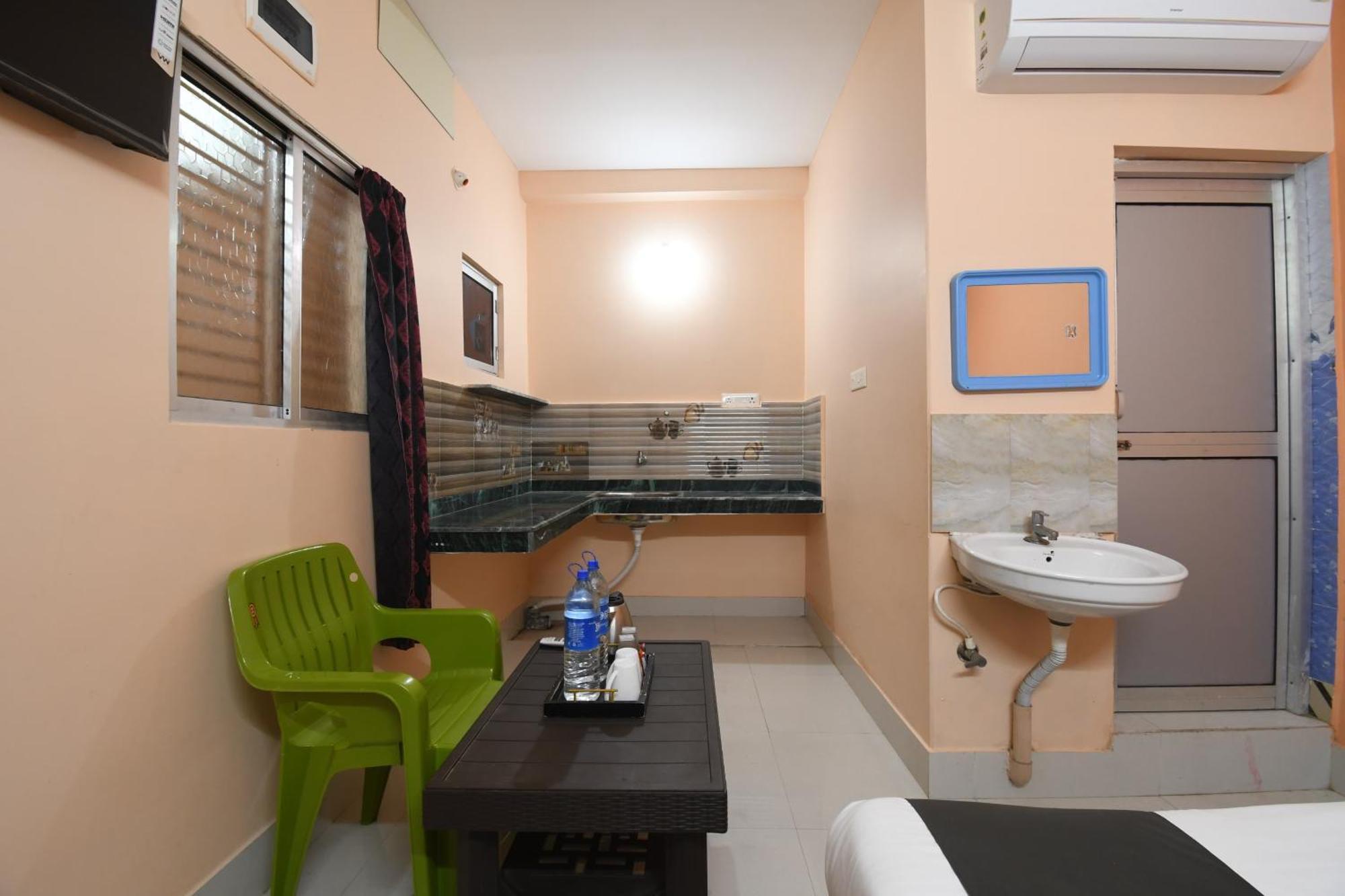 Lodge Radha Krishna Niwas 100 Meters From Jagannath Temple