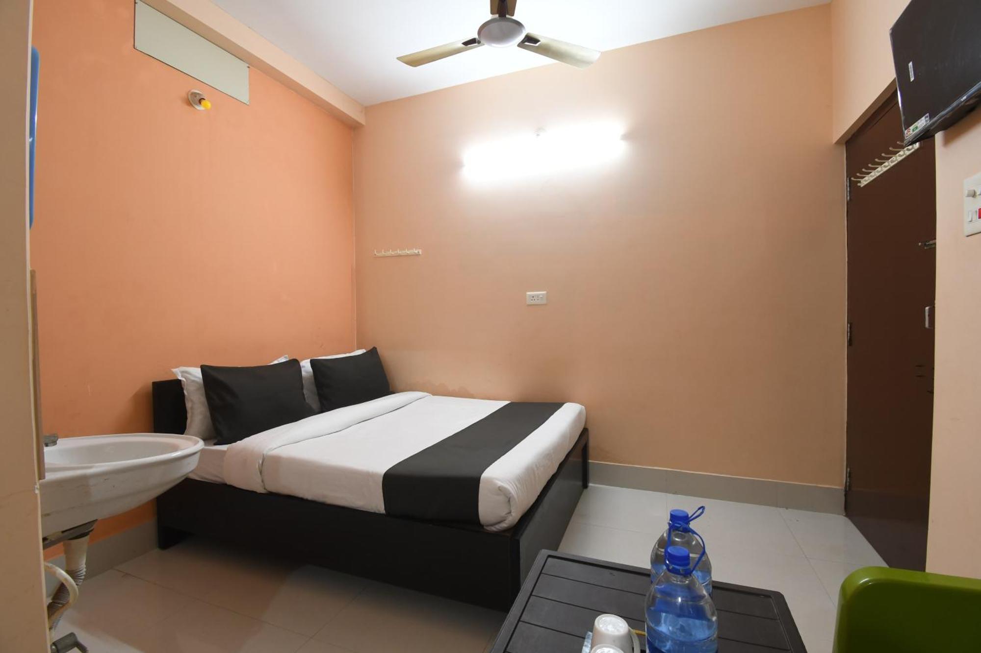 Lodge Radha Krishna Niwas 100 Meters From Jagannath Temple Puri
