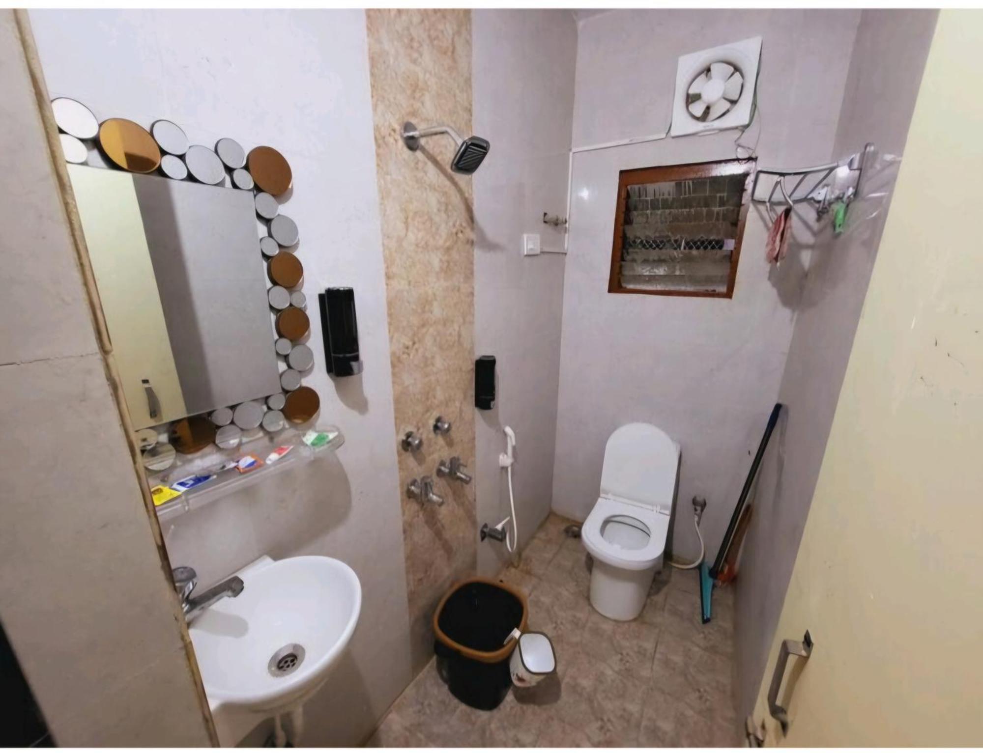 Golden Sun, Laxmi Nivas Holiday home