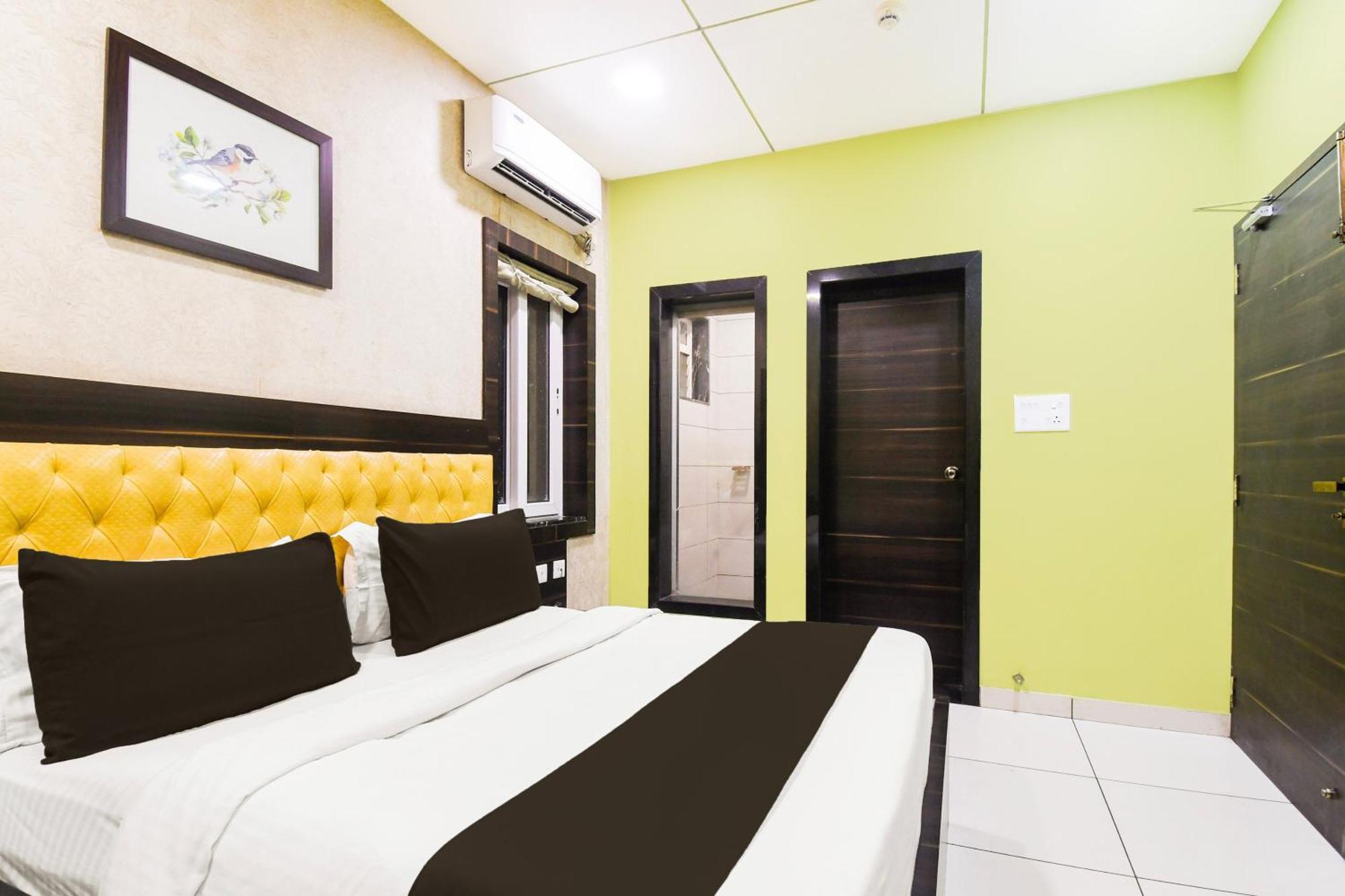 Hotel Super Townhouse Near Marine Drive