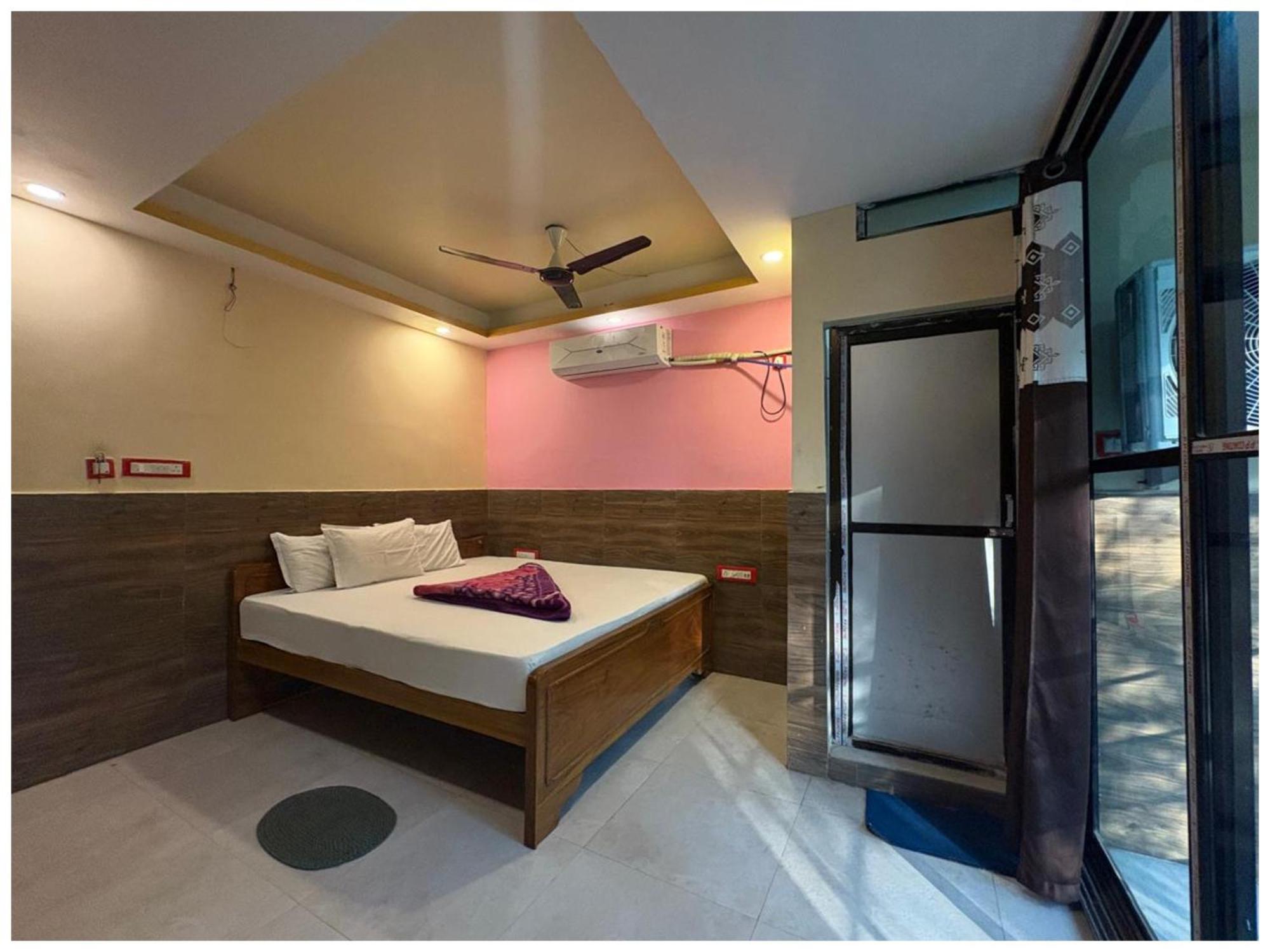 Hotel P Aradhya Near Sea And Temple