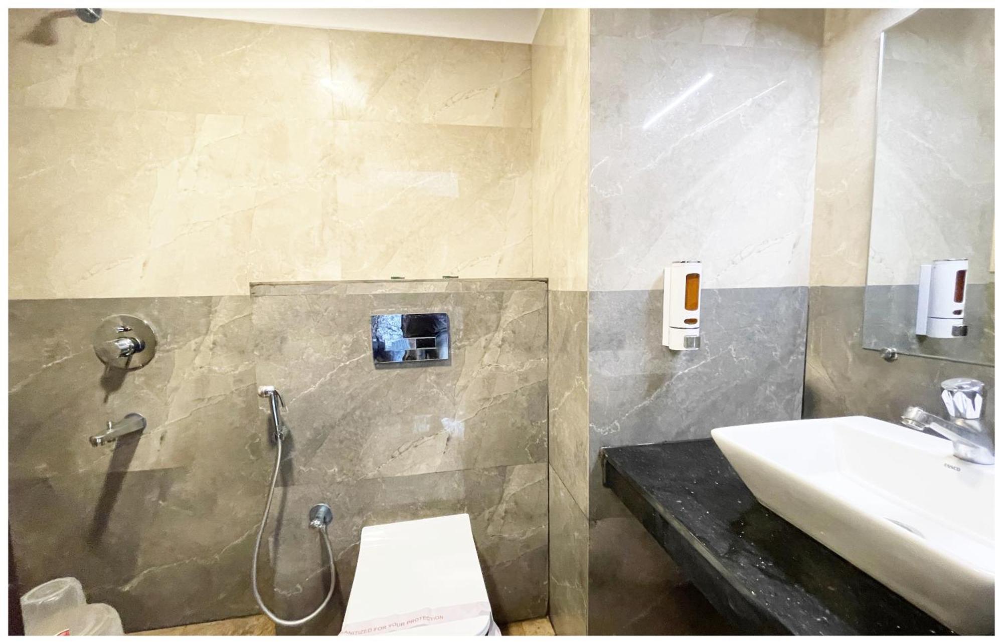 Hotel A M B I K A - P A L A C E Near Sea Beach And Temple 4*