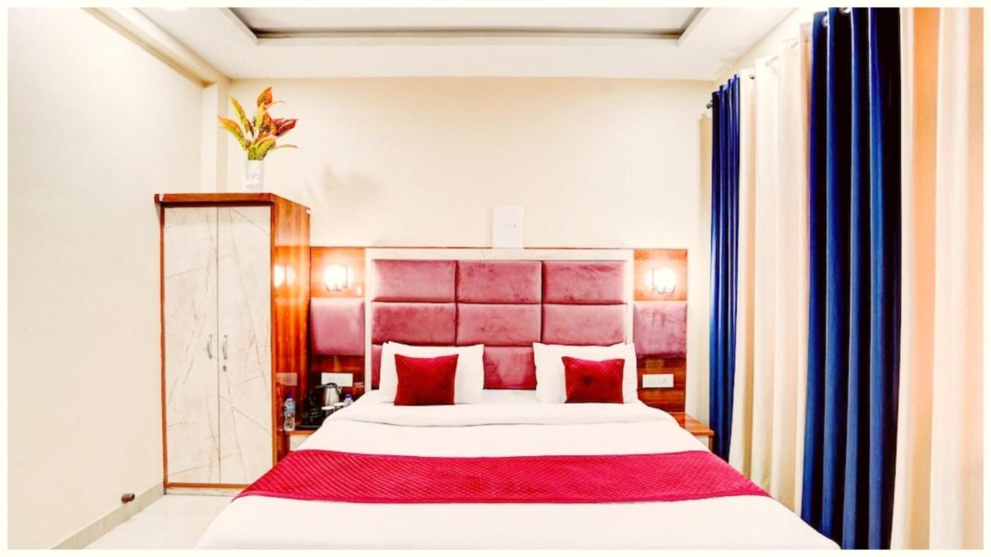Hotel Sea View Hotel- New - S H R I - Gajanana - Near Jagannath Temple - Fully Air Conditioned Hotel - Best Luxuary Hotel Puri