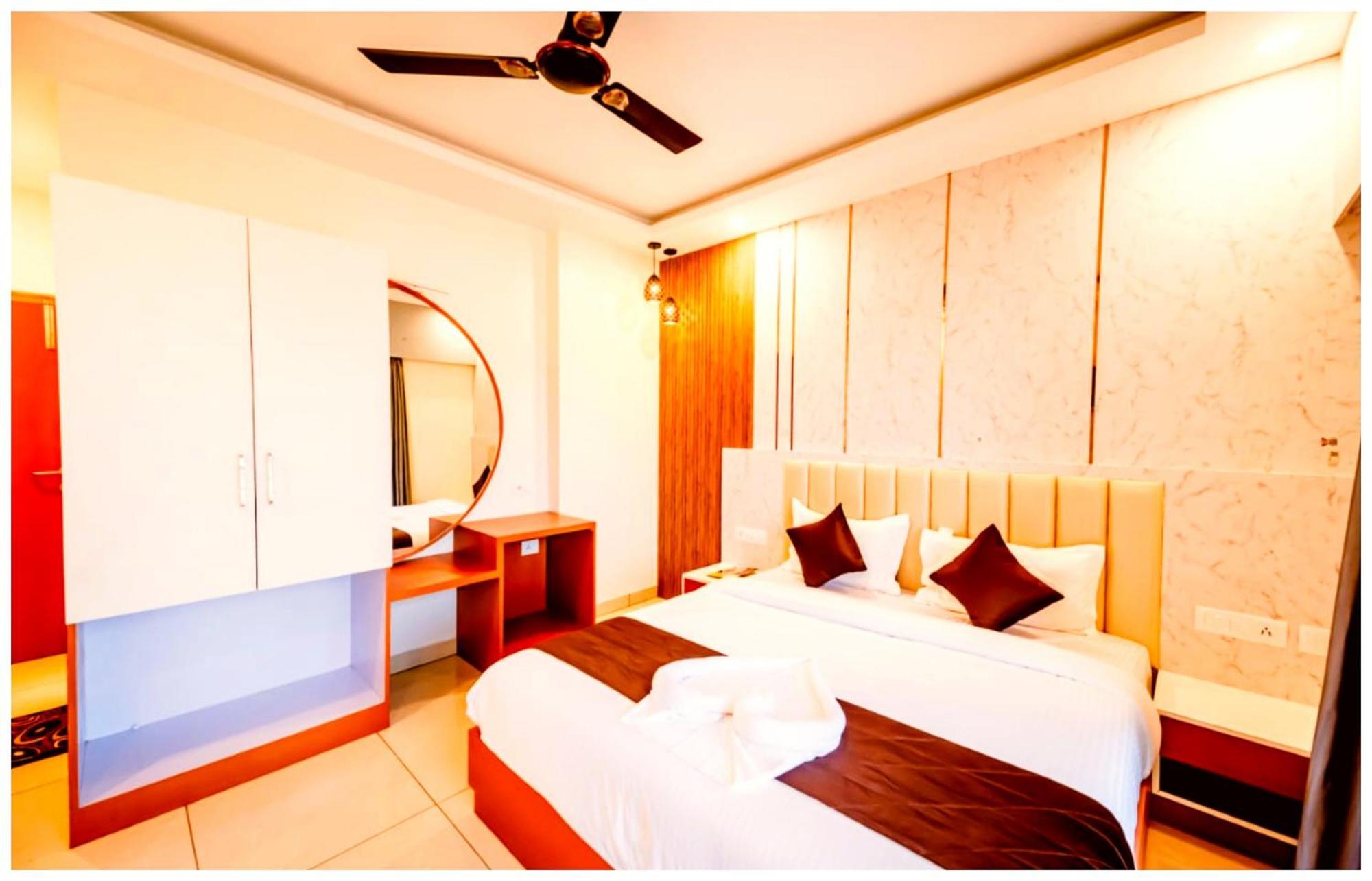 Hotel Shree Gajanana Near Sea And Jagannath Temple 3*