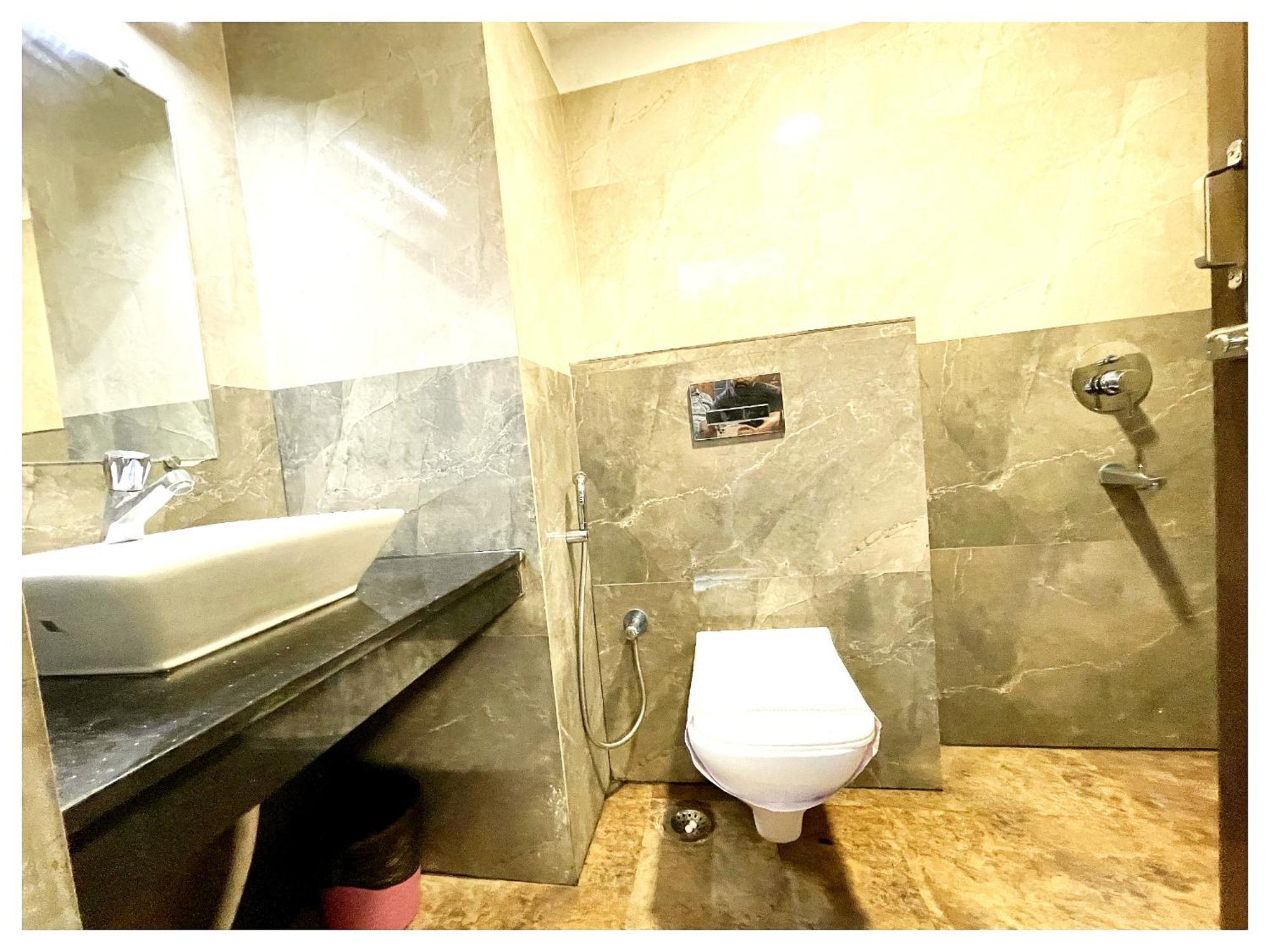 Hotel Grg Ambika Palace Near Temple 3*