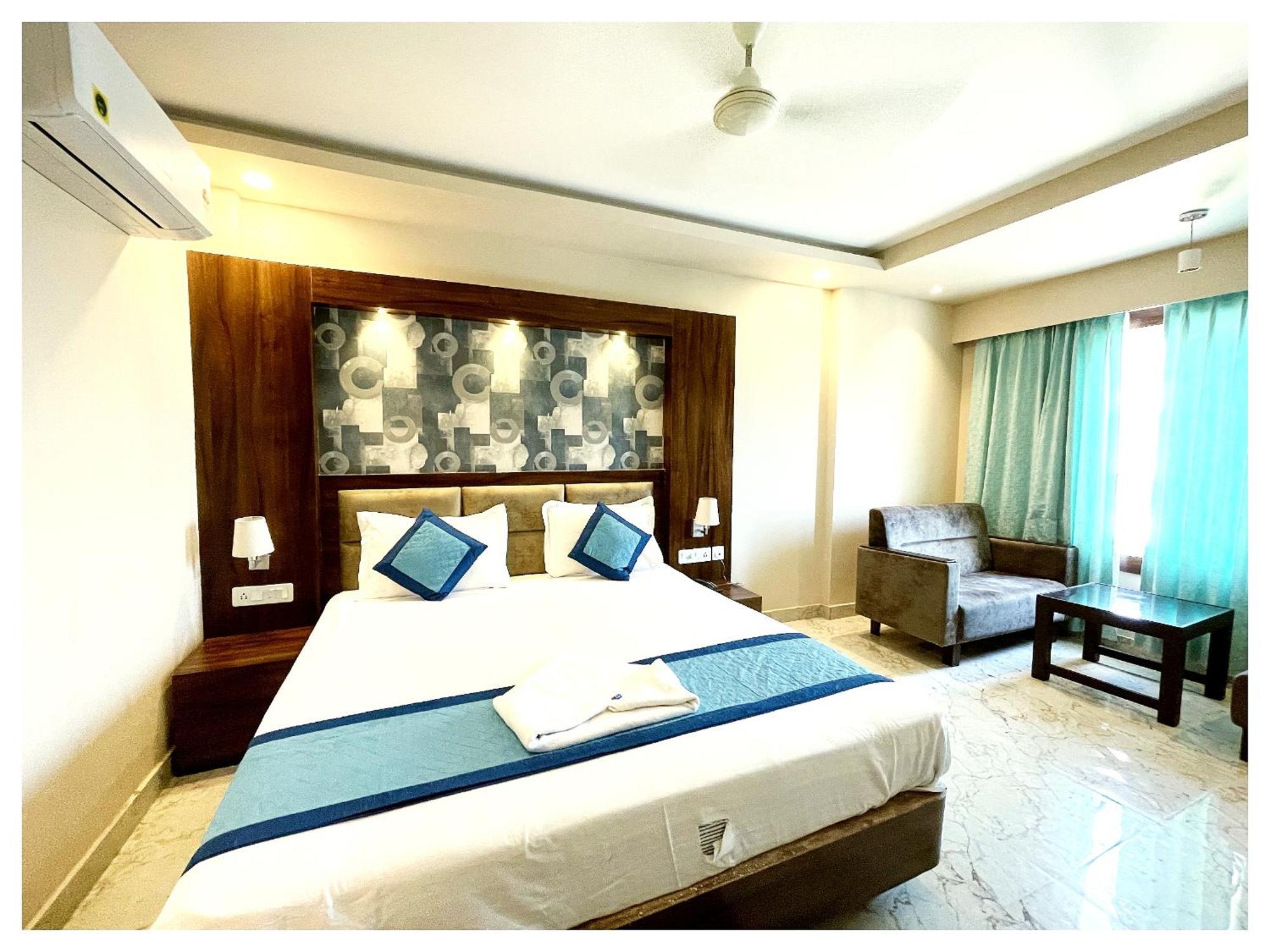 Hotel Grg Ambika Palace Near Temple 3*