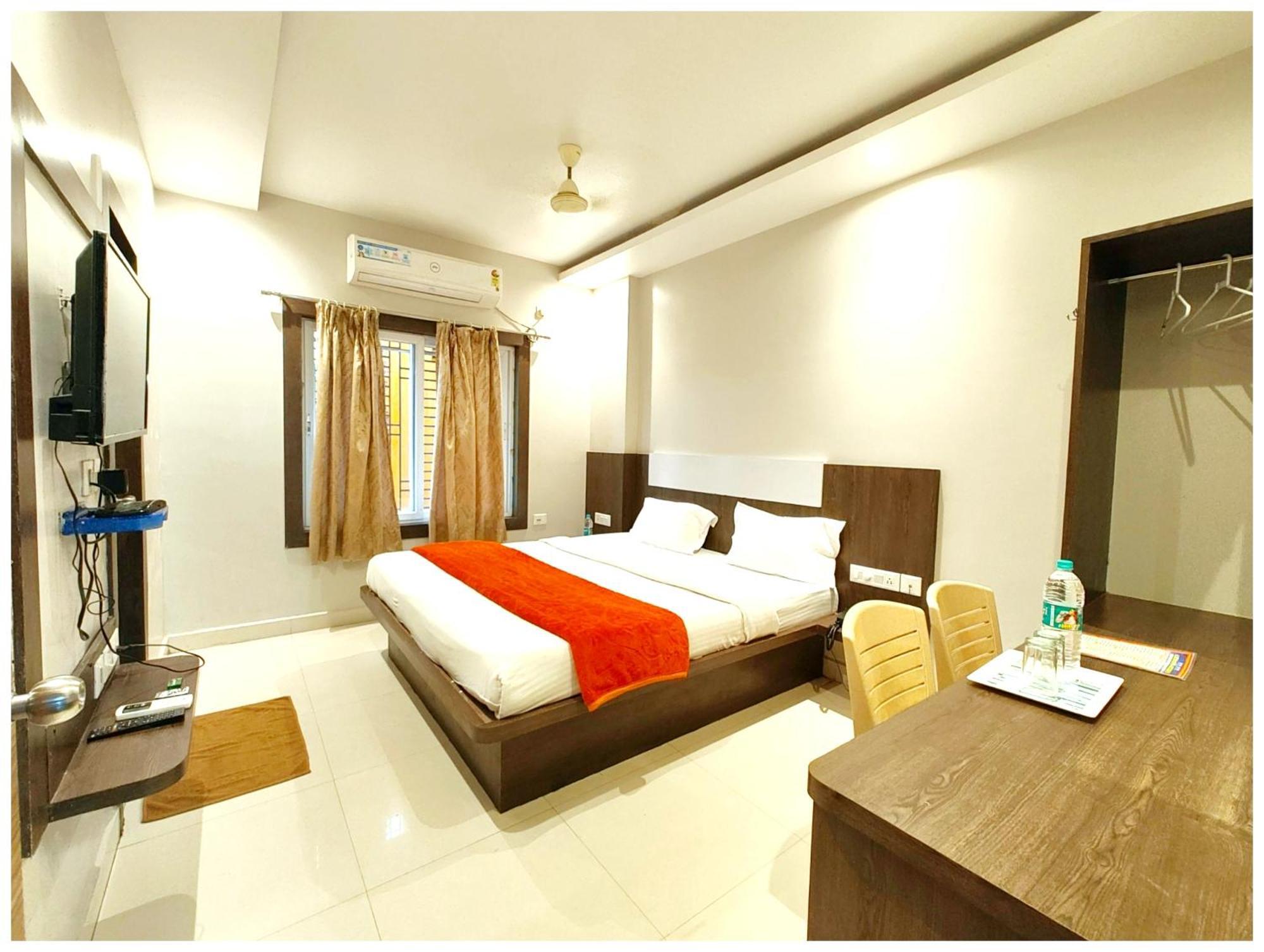 Town Near Golden And Temple - Fully-air-conditioned-with-lift-wifi-home Style-food Menu-and Parking Facilities - Book Now Puri