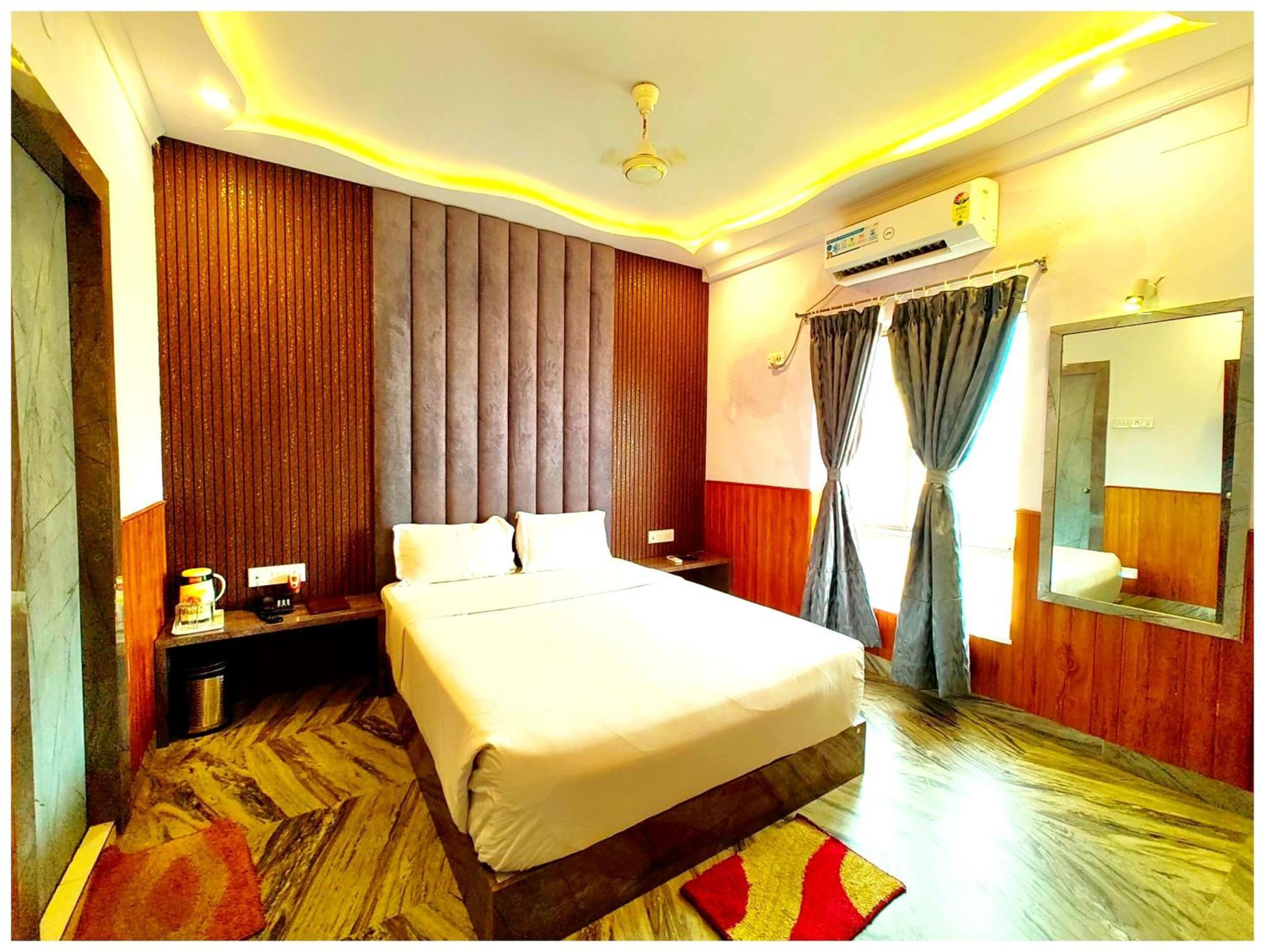 Dreamland - All-room-sea-facing-with-attached-balcony- New Marine Drive Road - Lift-wifi-parking-restaurant Facilities 4*
