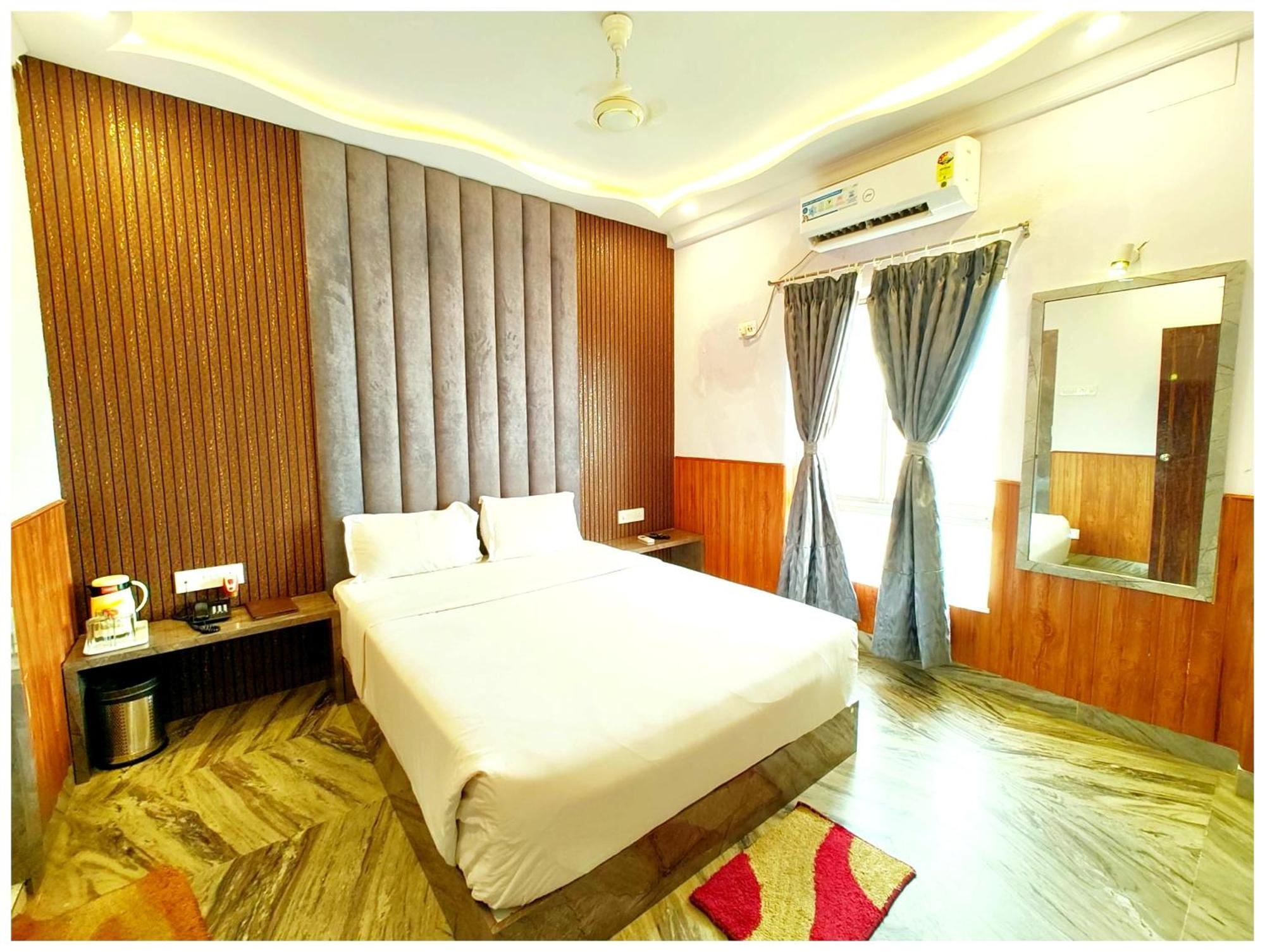 Dreamland - All-room-sea-facing-with-attached-balcony- New Marine Drive Road - Lift-wifi-parking-restaurant Facilities 4* Puri