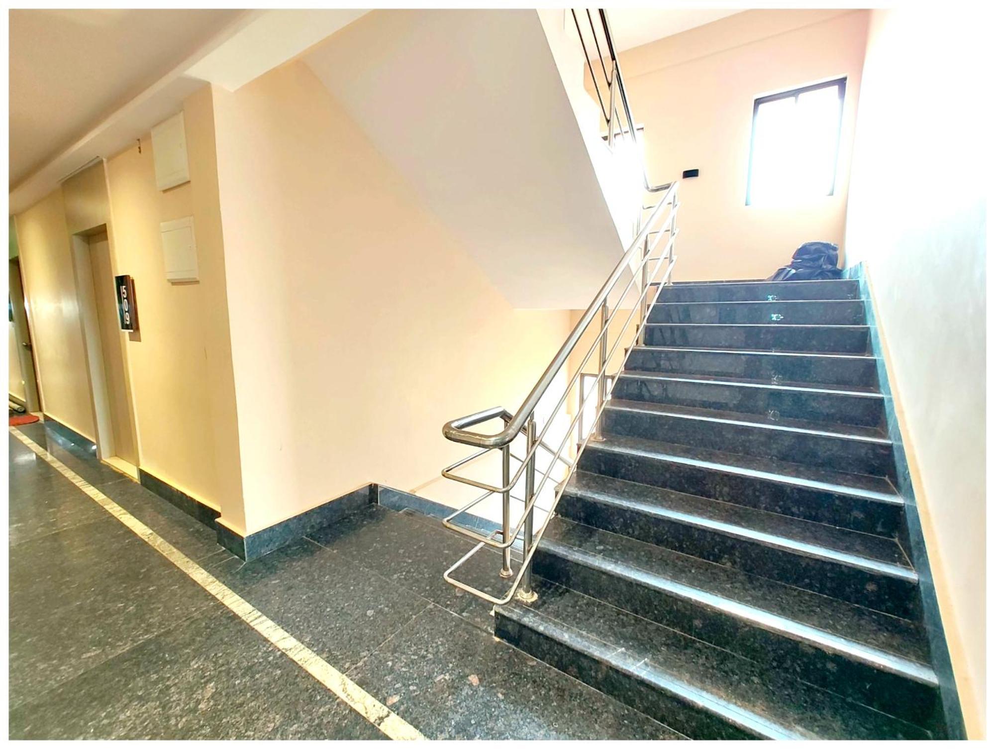 Dreamland - All-room-sea-facing-with-attached-balcony- New Marine Drive Road - Lift-wifi-parking-restaurant Facilities 4* Puri