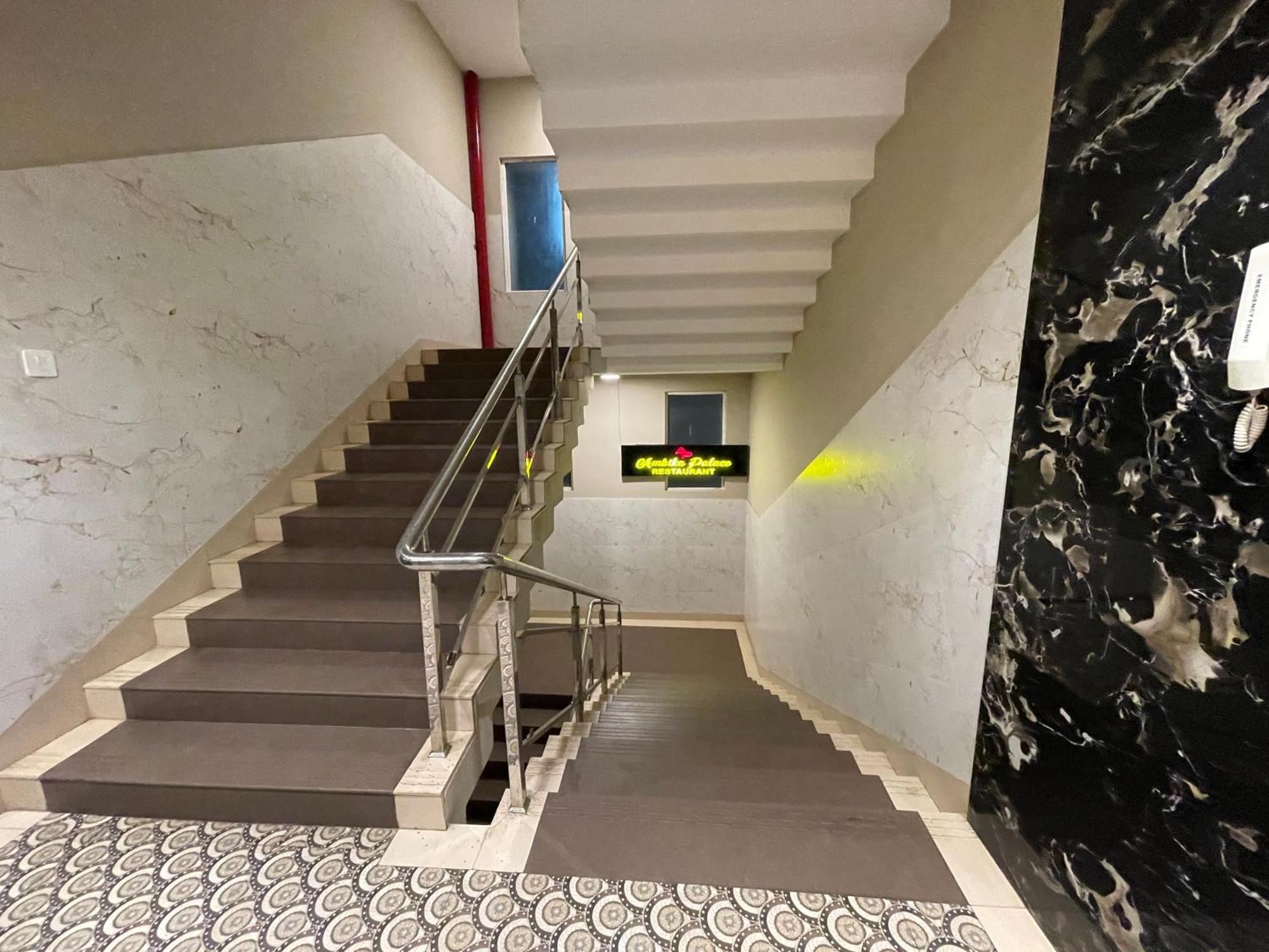 Golden New-ambika -palace,puri Hotel *