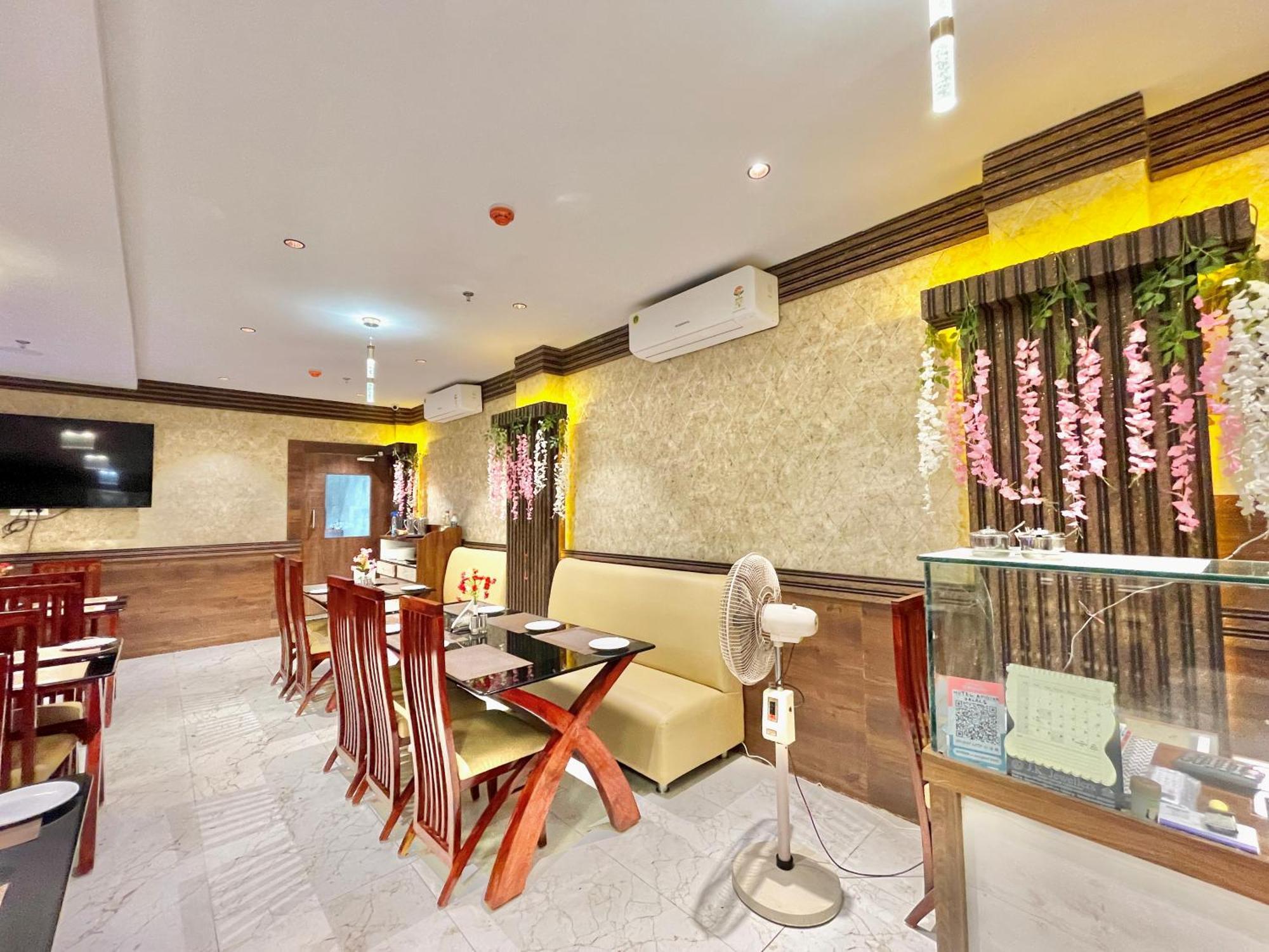 Golden New-ambika -palace,puri * Puri
