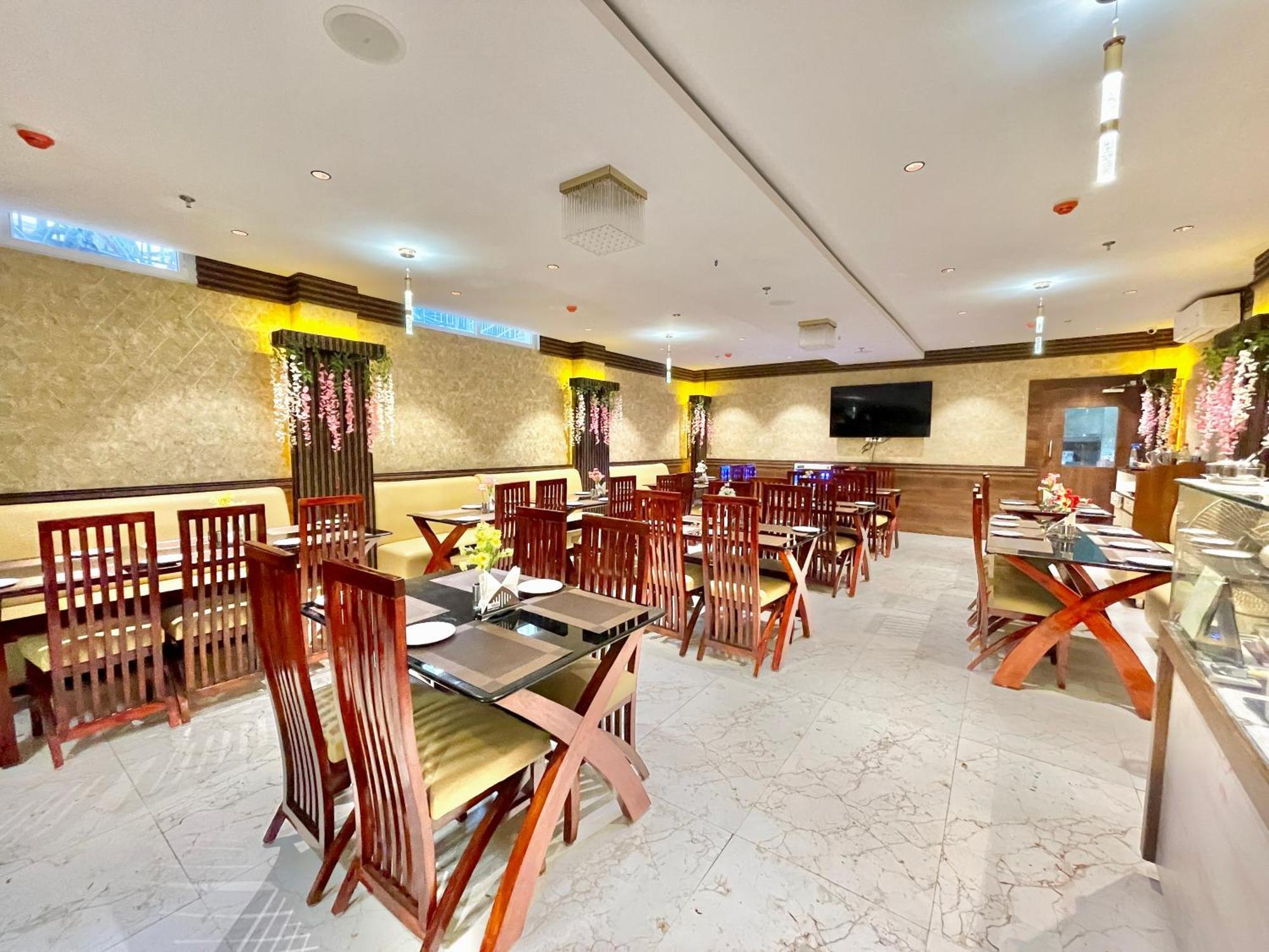 Golden New-ambika -palace,puri Hotel *