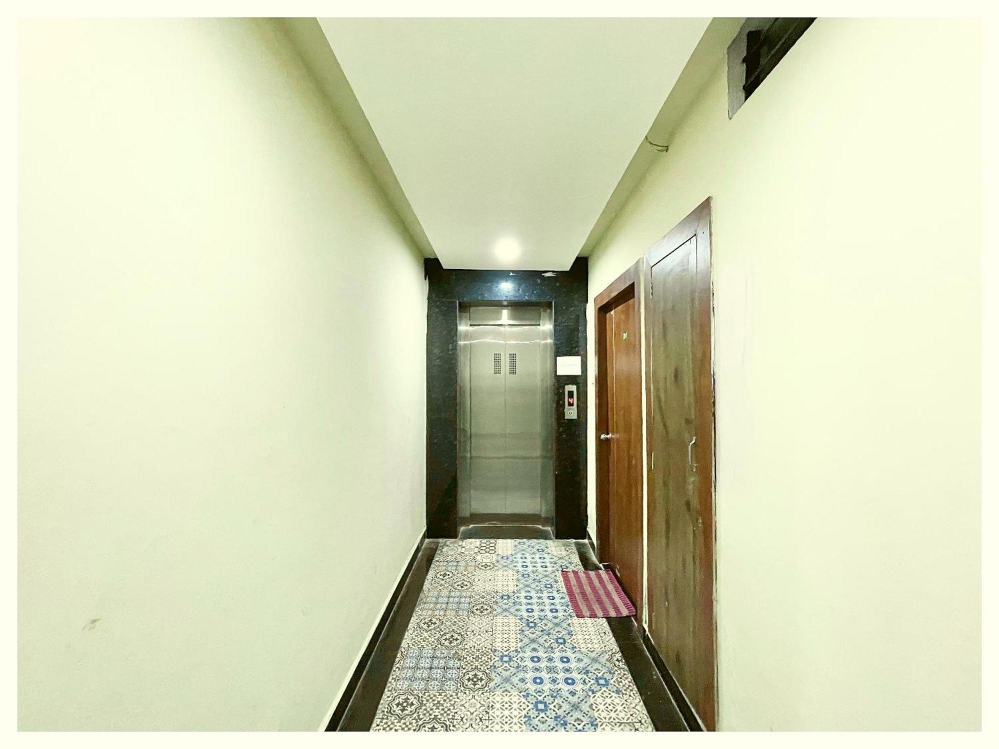 Janki # Pride Palace Near Jagannath Temple - Jagannath Temple - Restaurant And Lift - Parking Facilities - Fully Air Conditioning - Spacious - Perfact Location With Excellent Service 4*