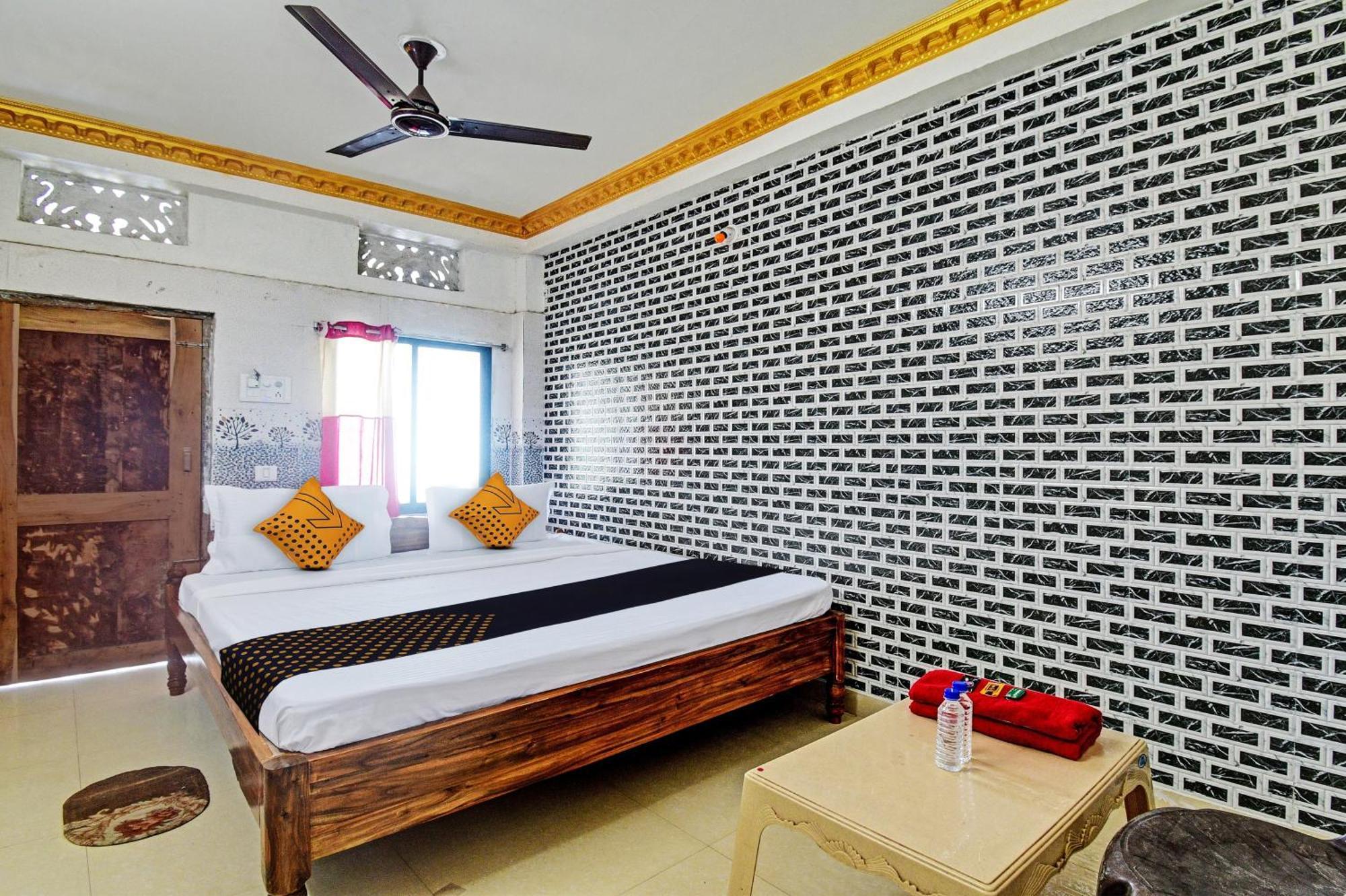 O Sri Ram Hotel 3*