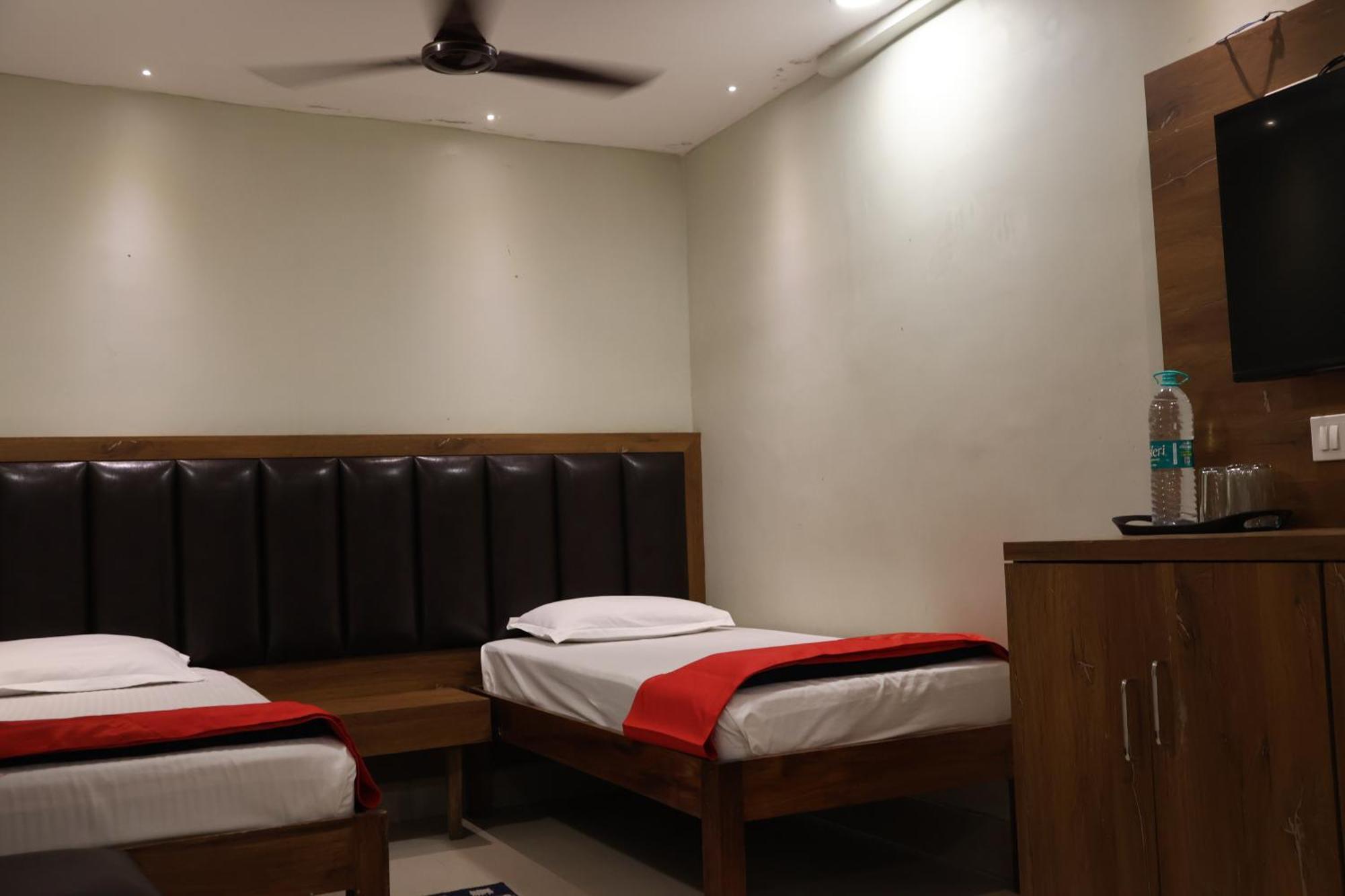 Hotel Raghunandan Residency *