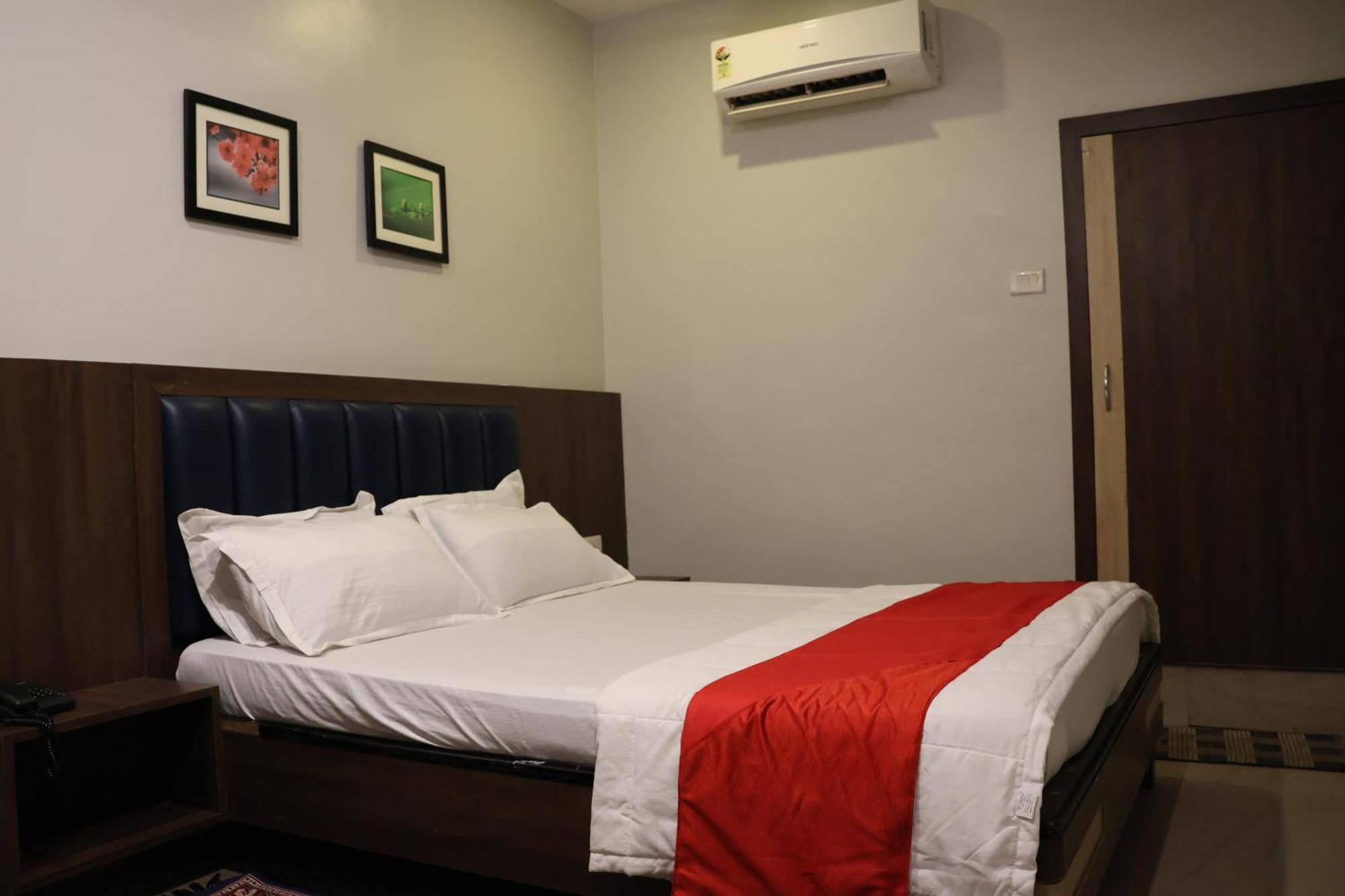 Hotel Raghunandan Residency